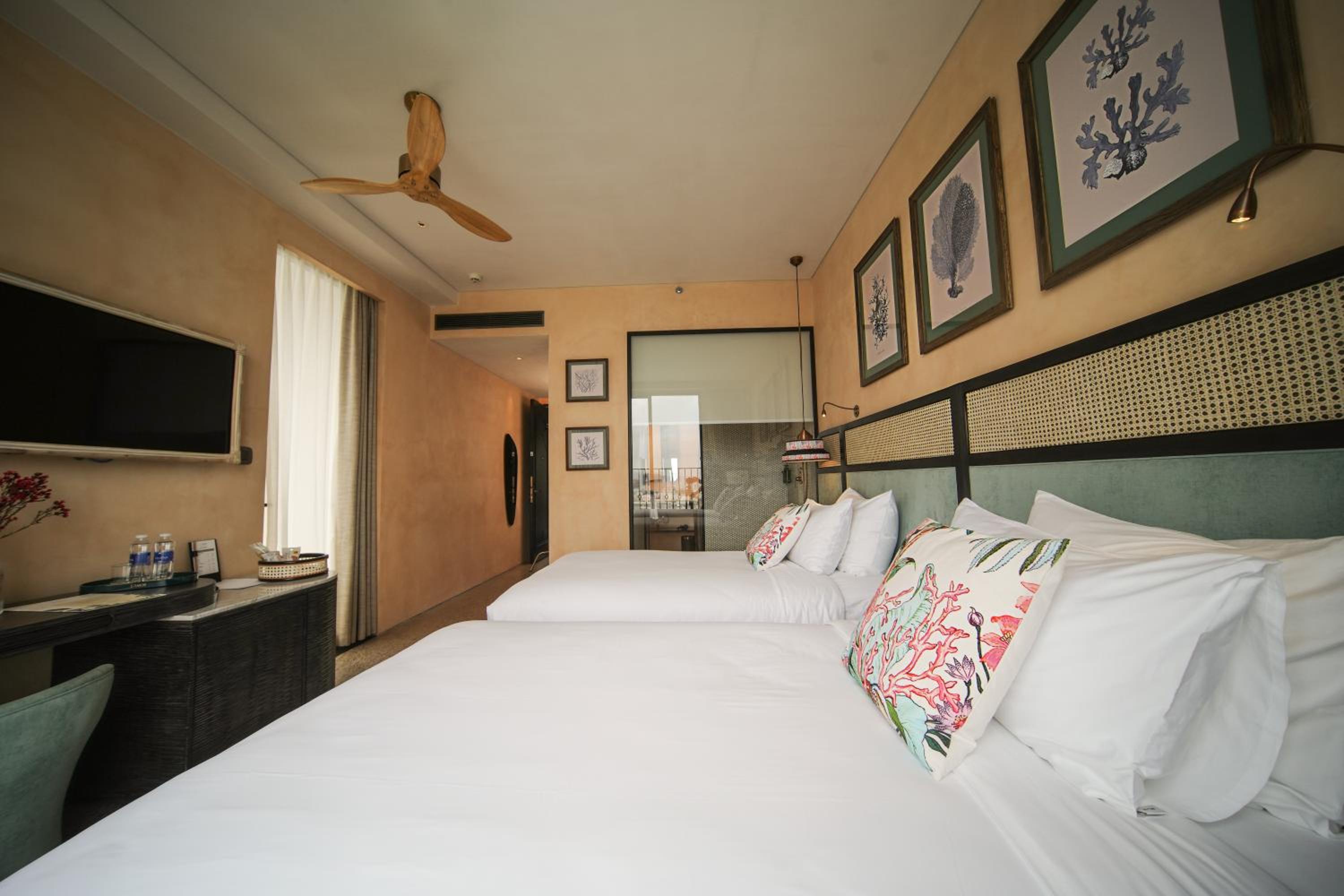 Deluxe Twin Sea View photo 3