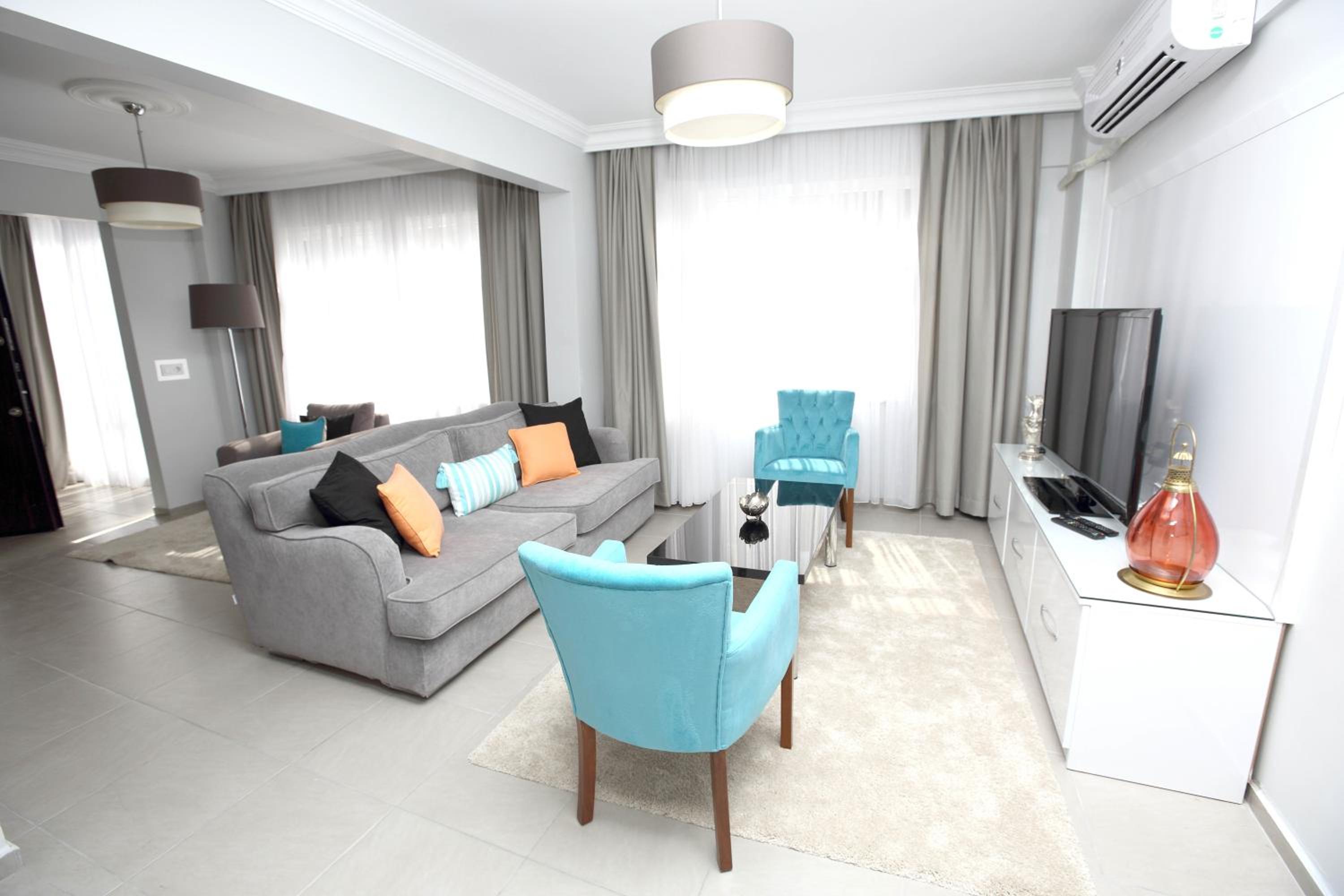 Large One-Bedroom Apartment photo 1