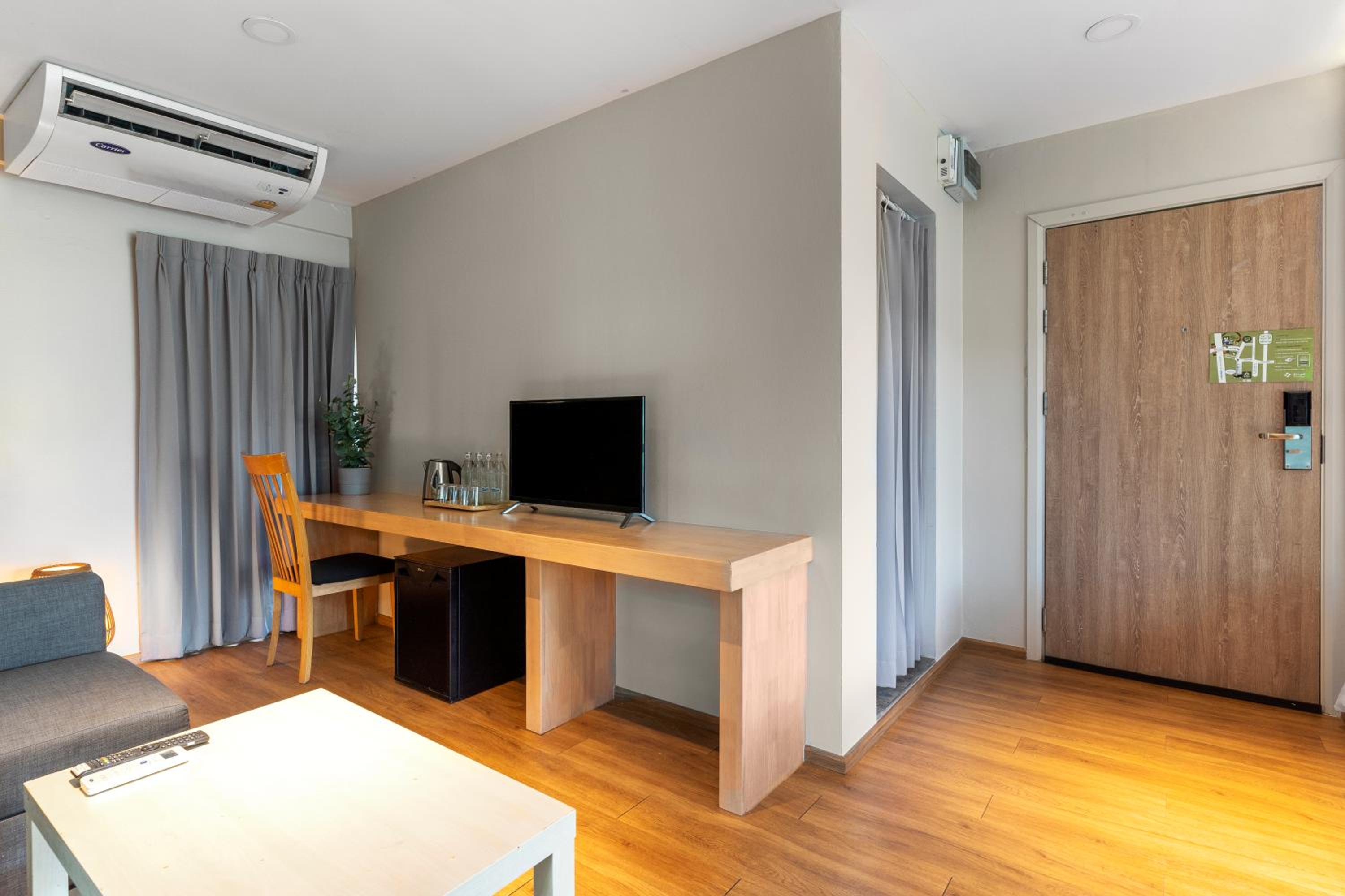 Three-Bedroom House photo 2