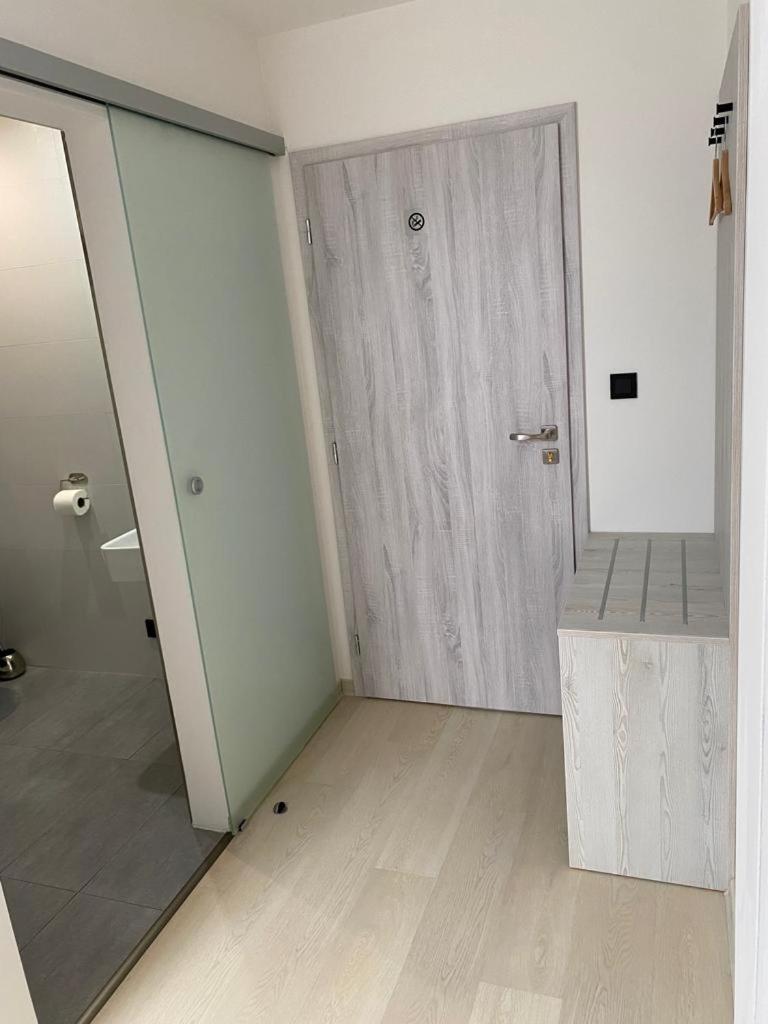 Twin Room with Private Bathroom photo 2