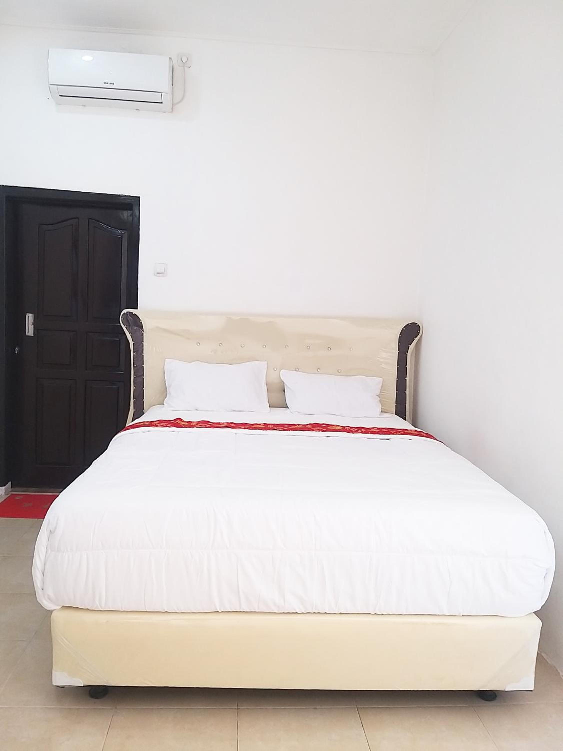 Deluxe King Room photo 2