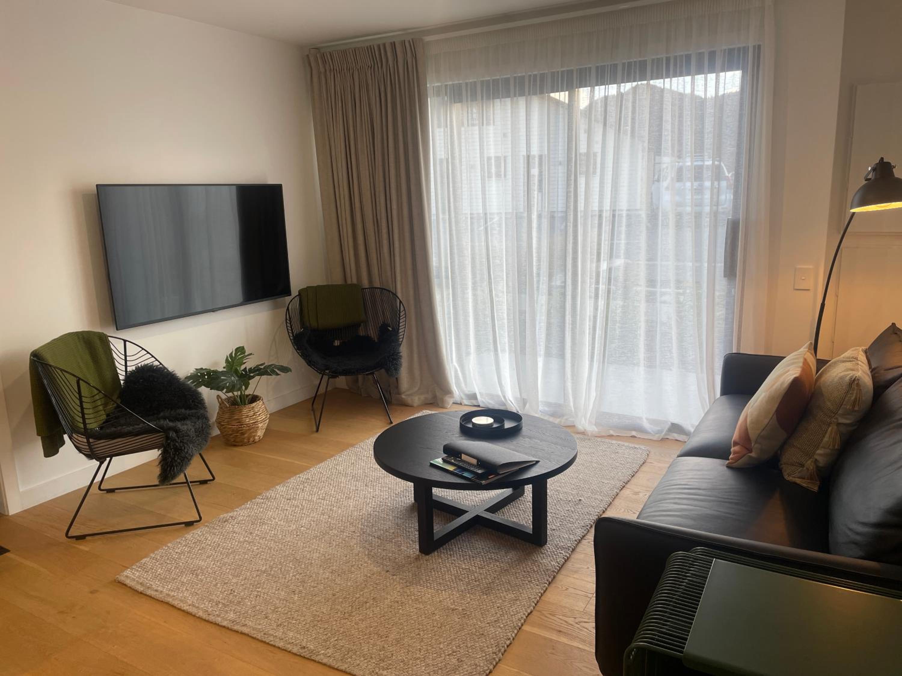 One-Bedroom Apartment - Photo 12