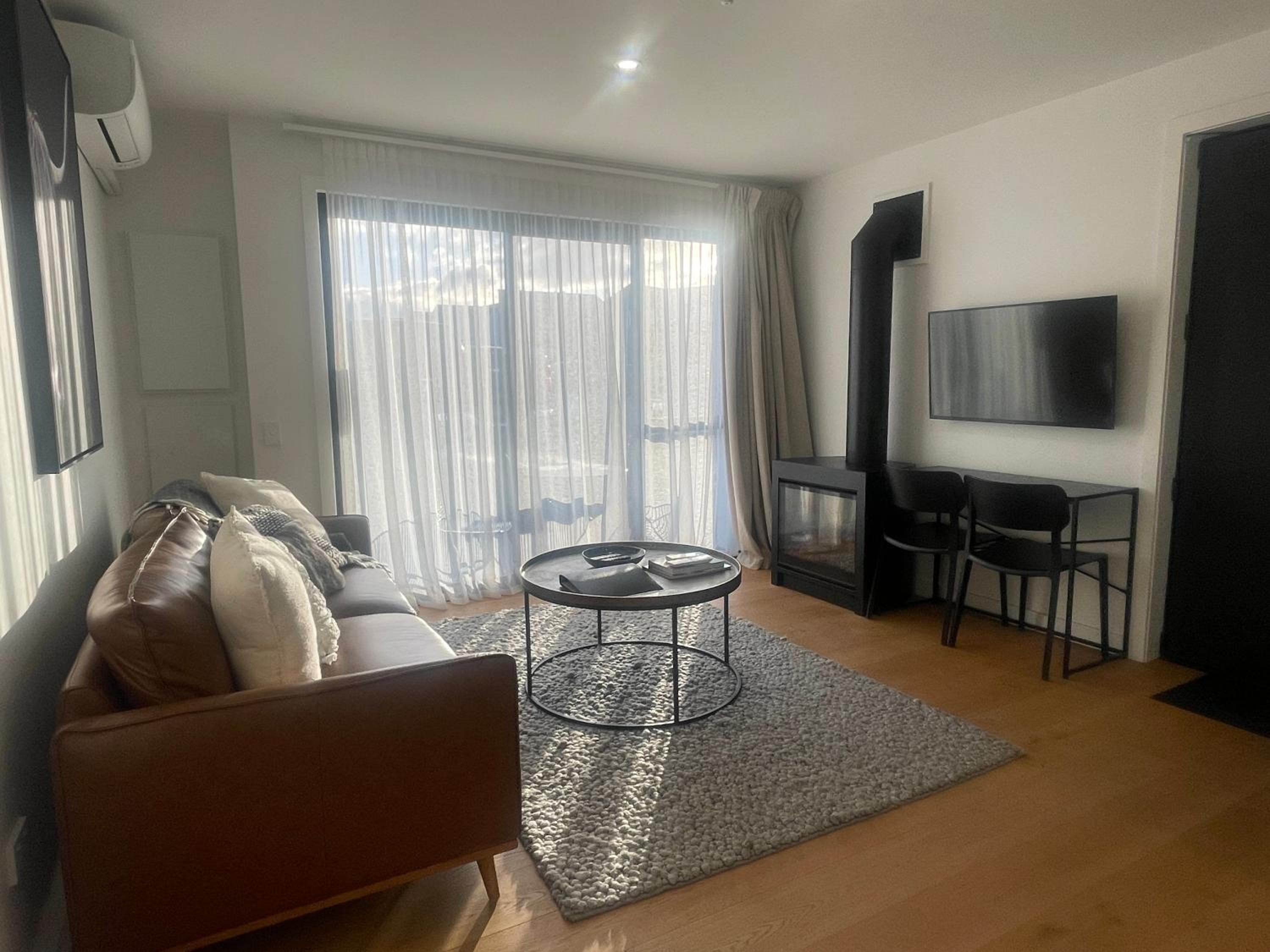One-Bedroom Apartment - Photo 10