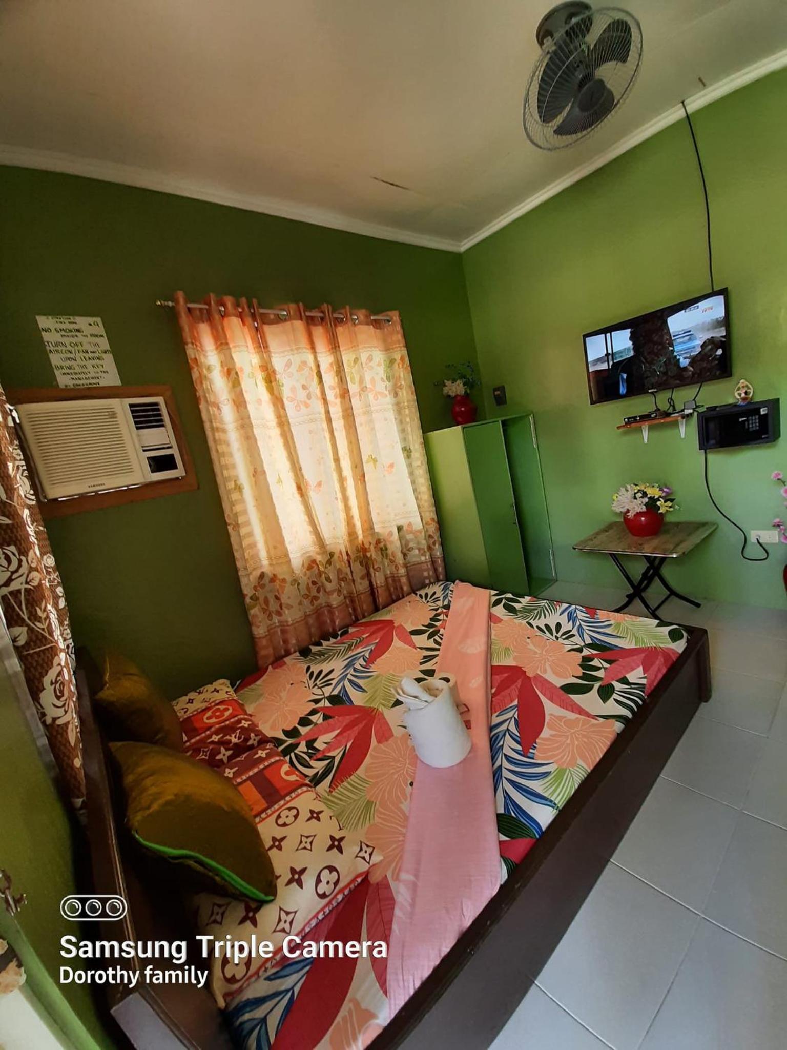 Deluxe Queen Room photo 2