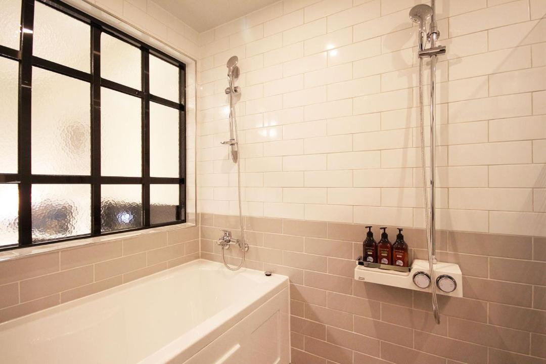 Standard Double Room - Photo 12