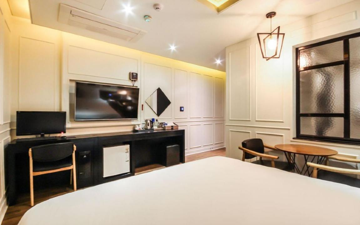 Standard Double Room - Photo 3