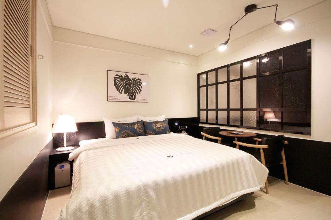 Standard Double Room - Photo 5