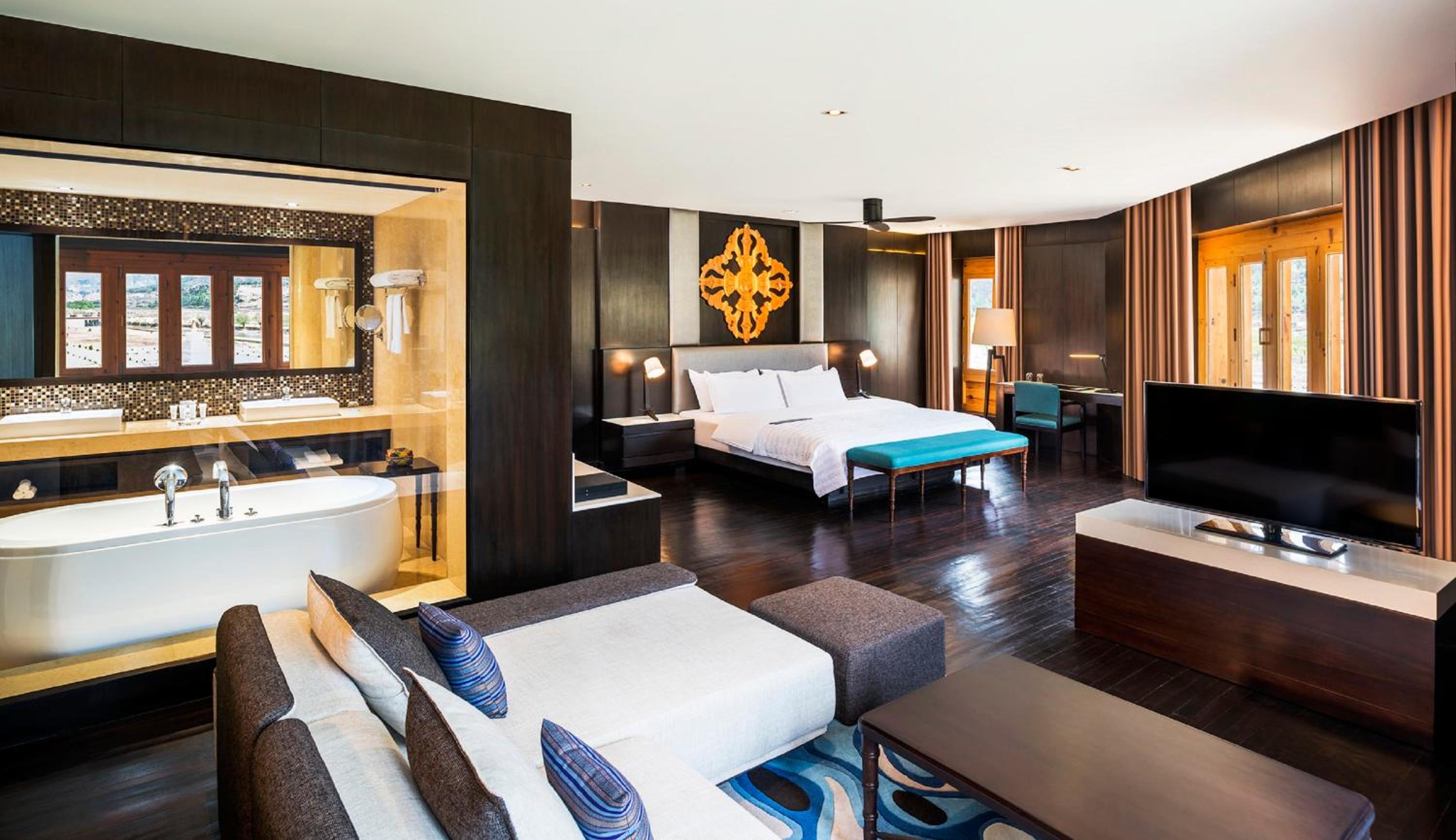 Corner Suite, Suite, 1 King, Sofa bed photo 2