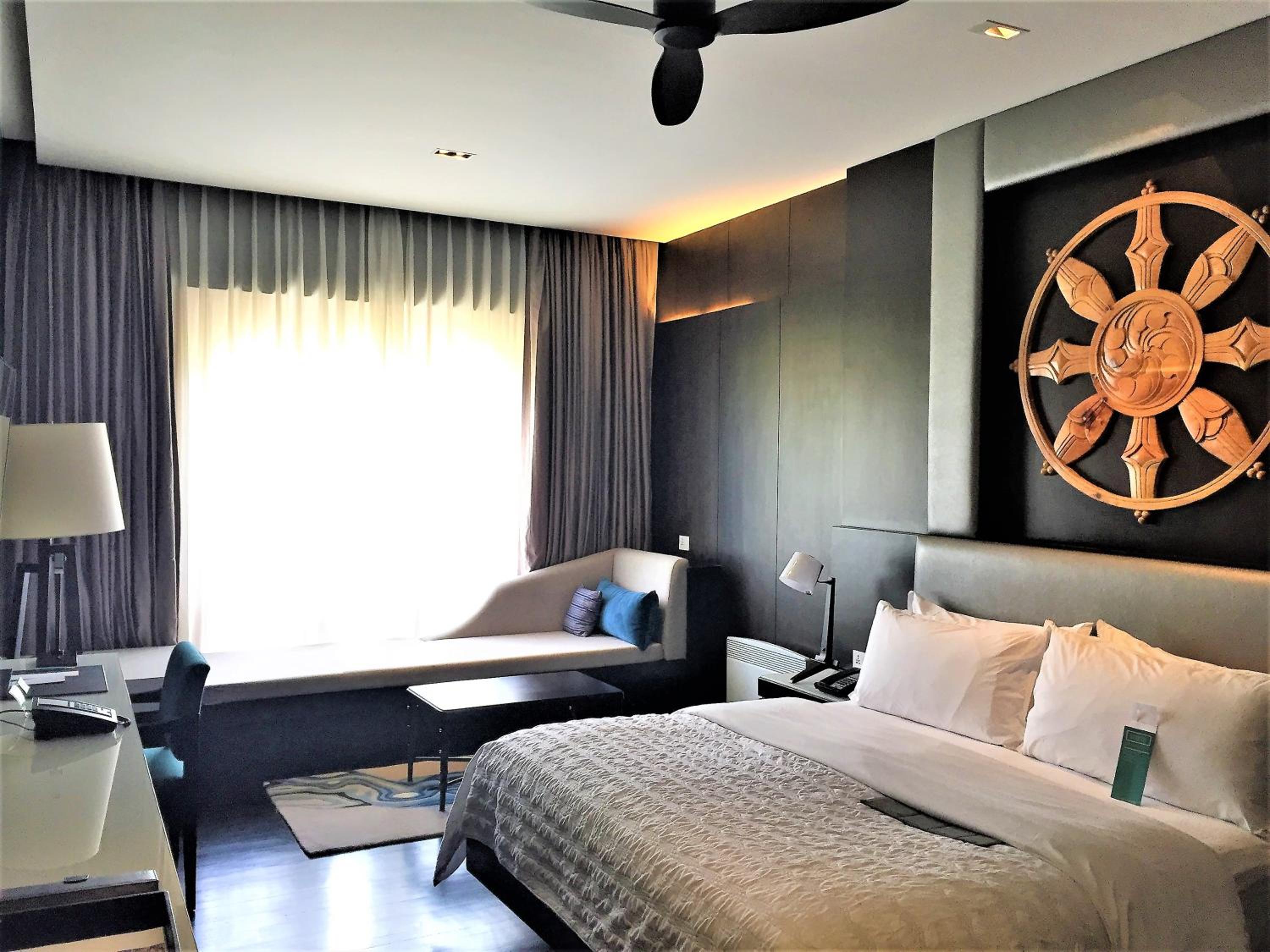 Classic King, Guest room, 1 King, Sofa bed photo 3