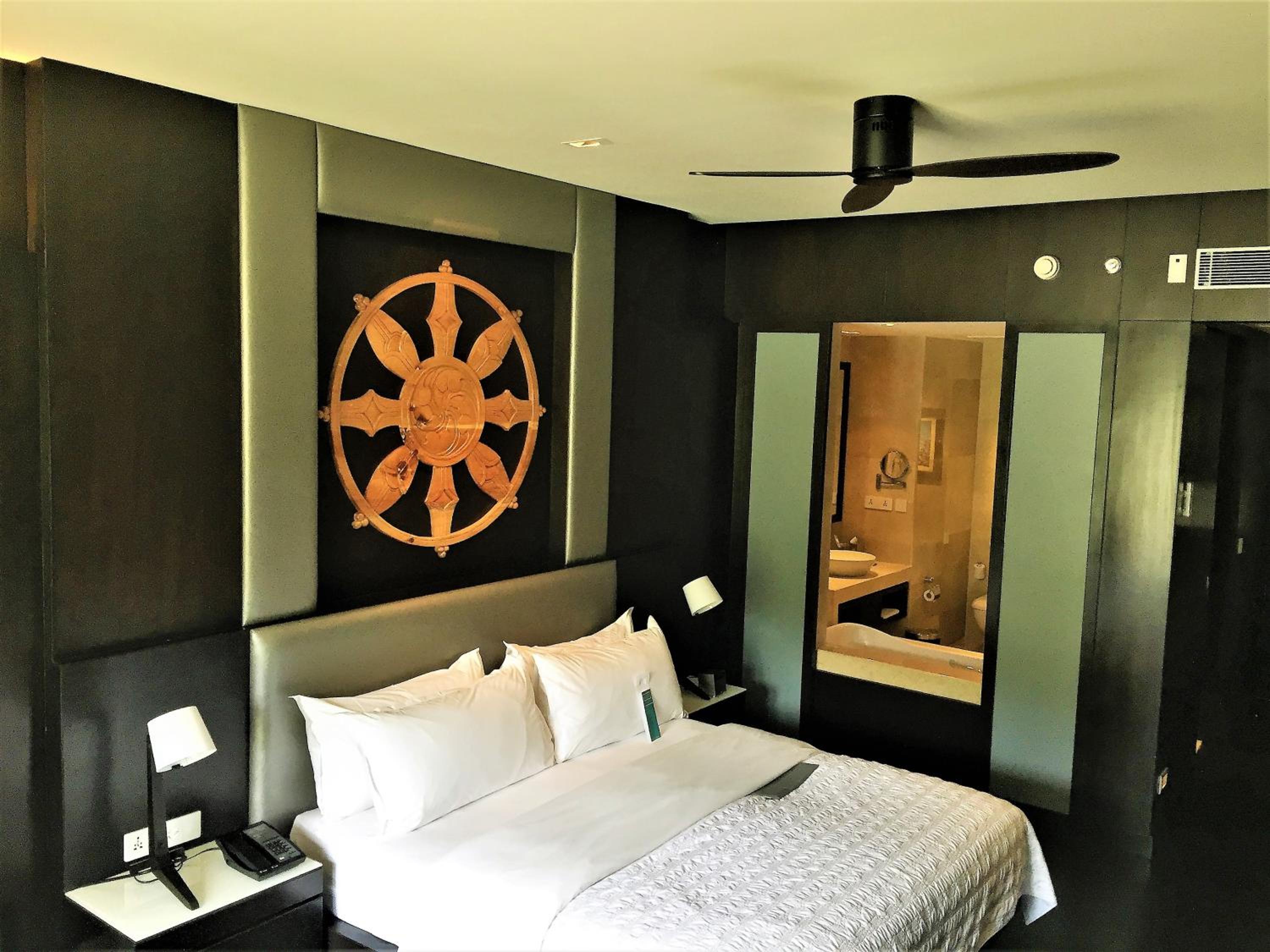 Classic King, Guest room, 1 King, Sofa bed photo 1