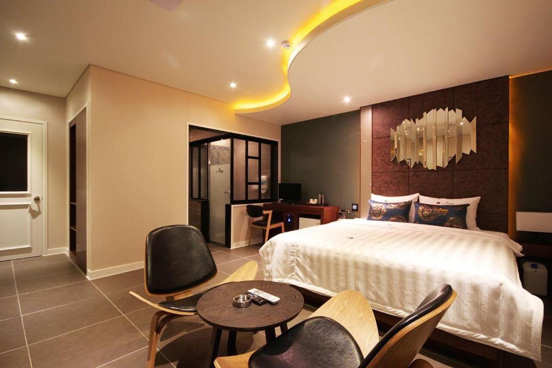 Deluxe Double Room - Photo 10