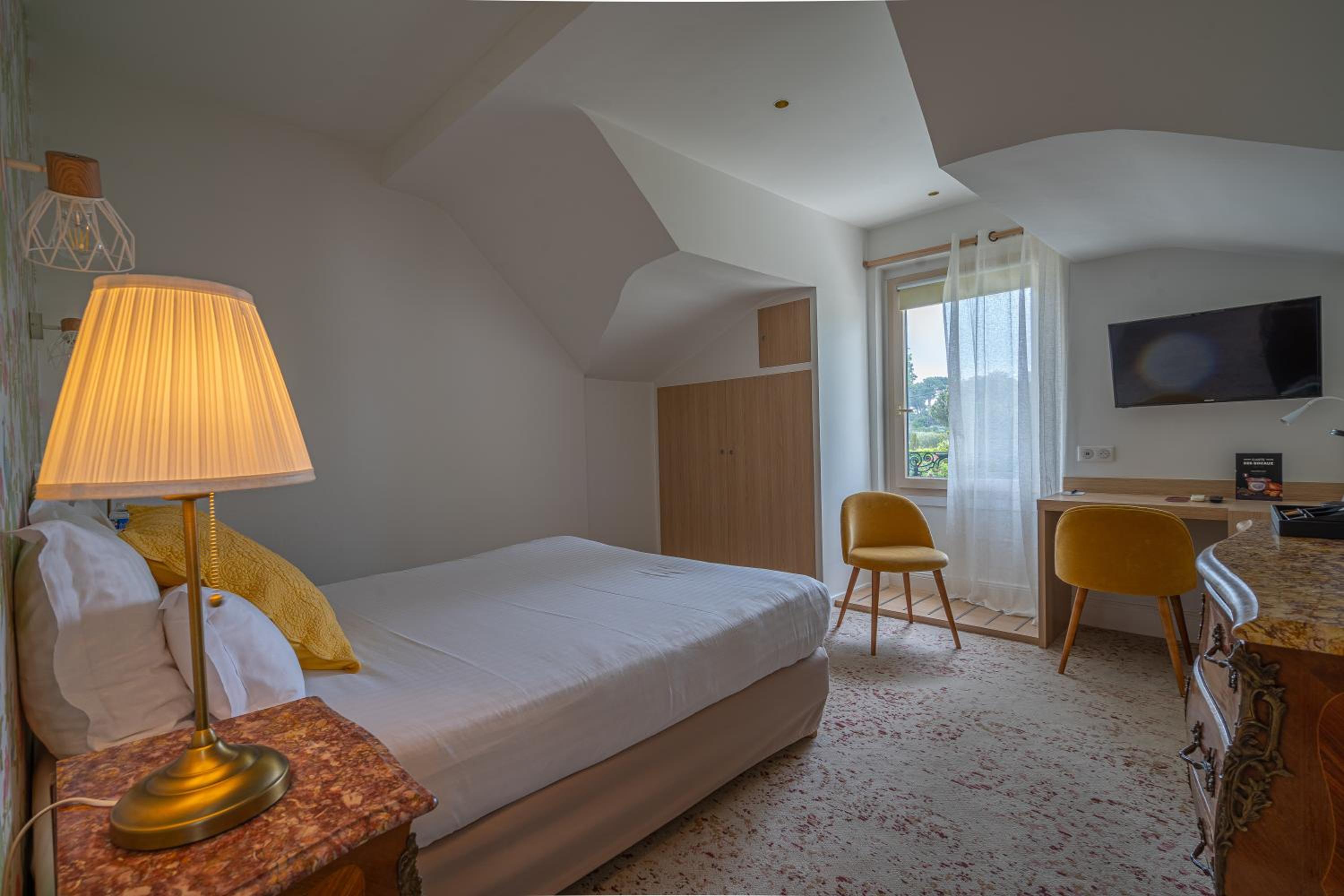 Triple Room (2 Adults + 1 Child)