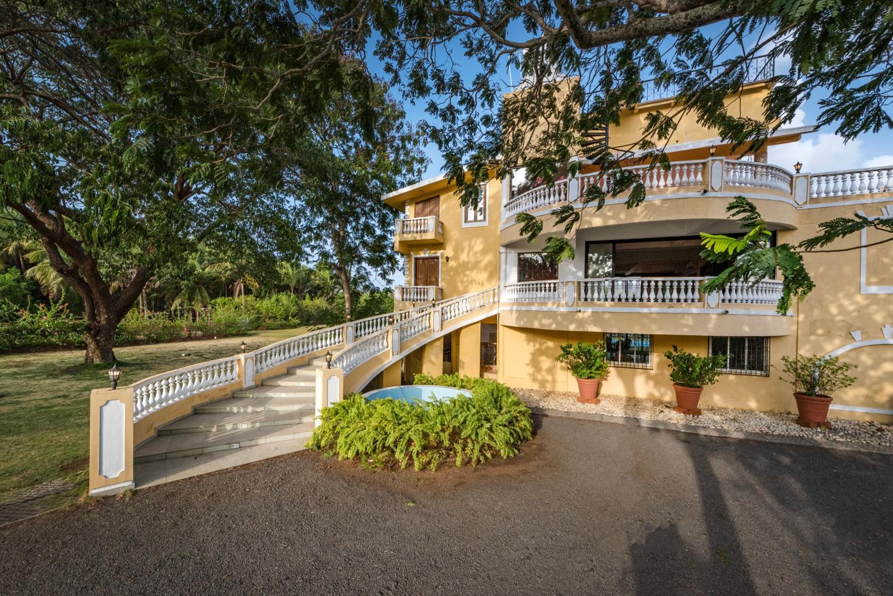 Villa photo 3