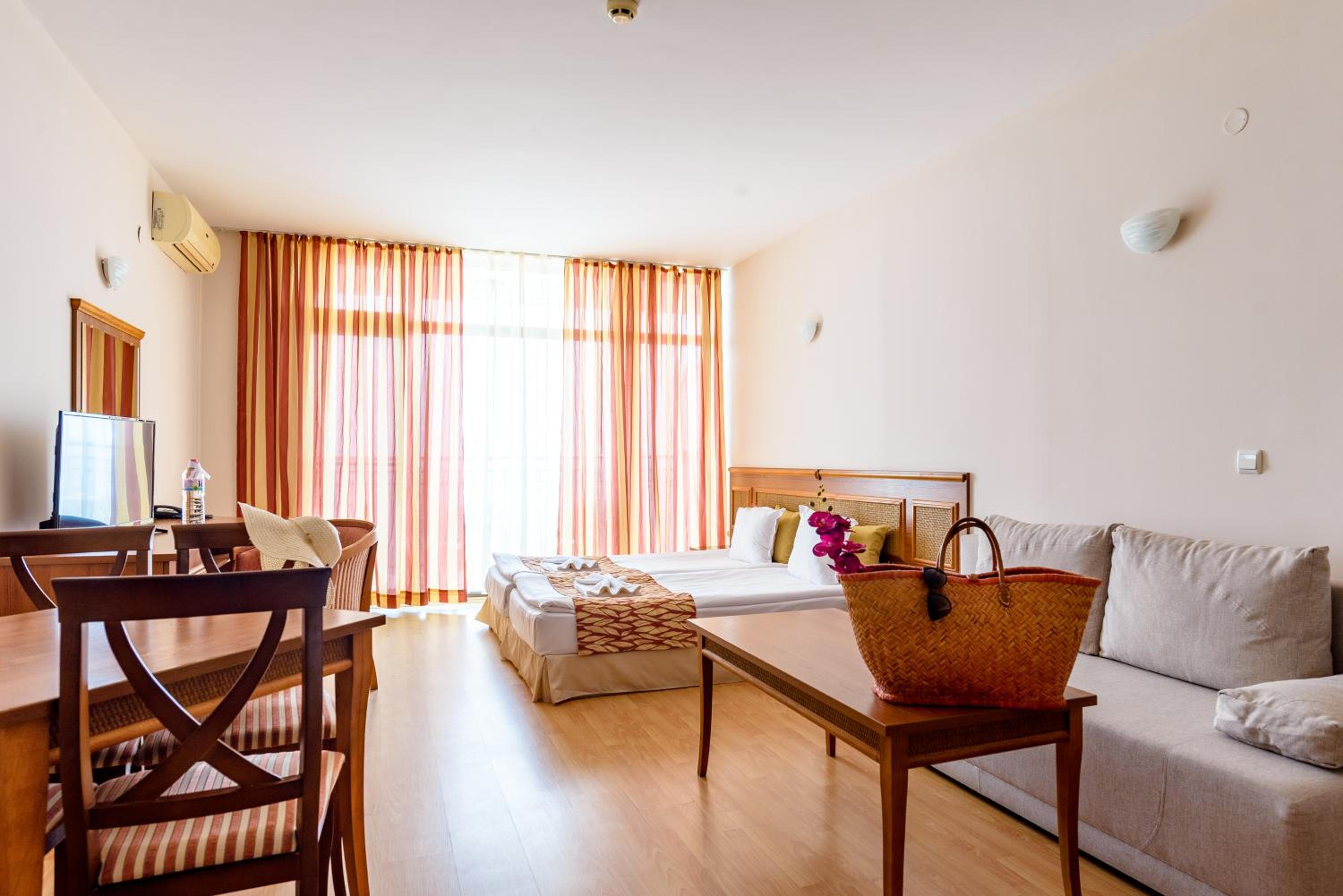 Studio with Balcony (2 Adults + 1 Child)