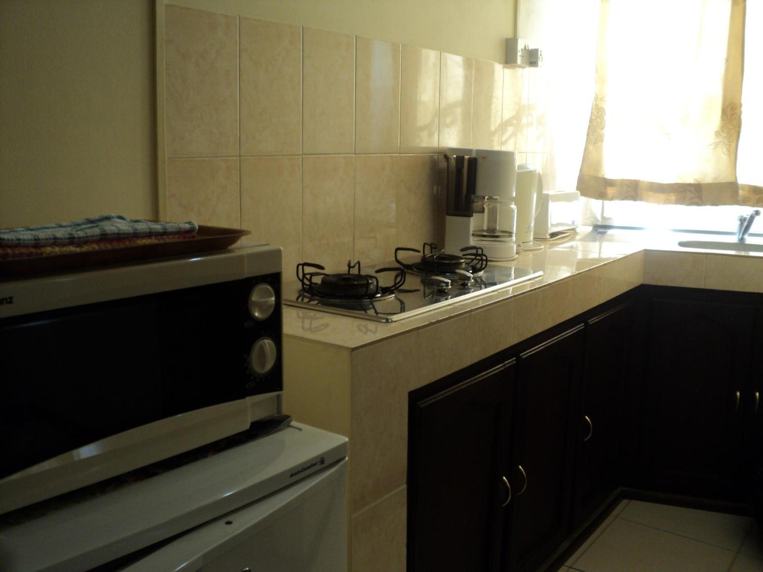 2-Bedroom Apartment with Kitchenette photo 2