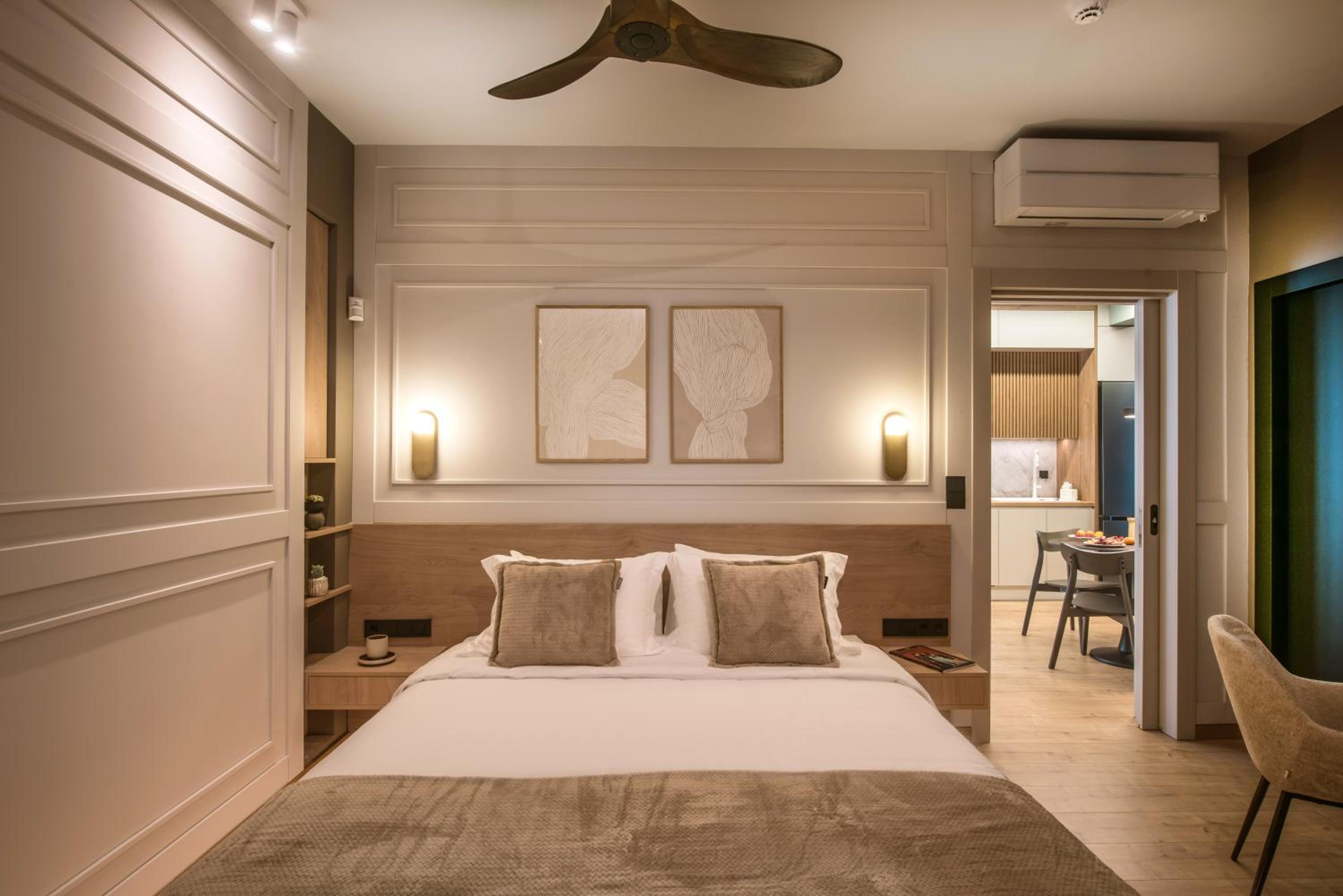 Deluxe King Suite