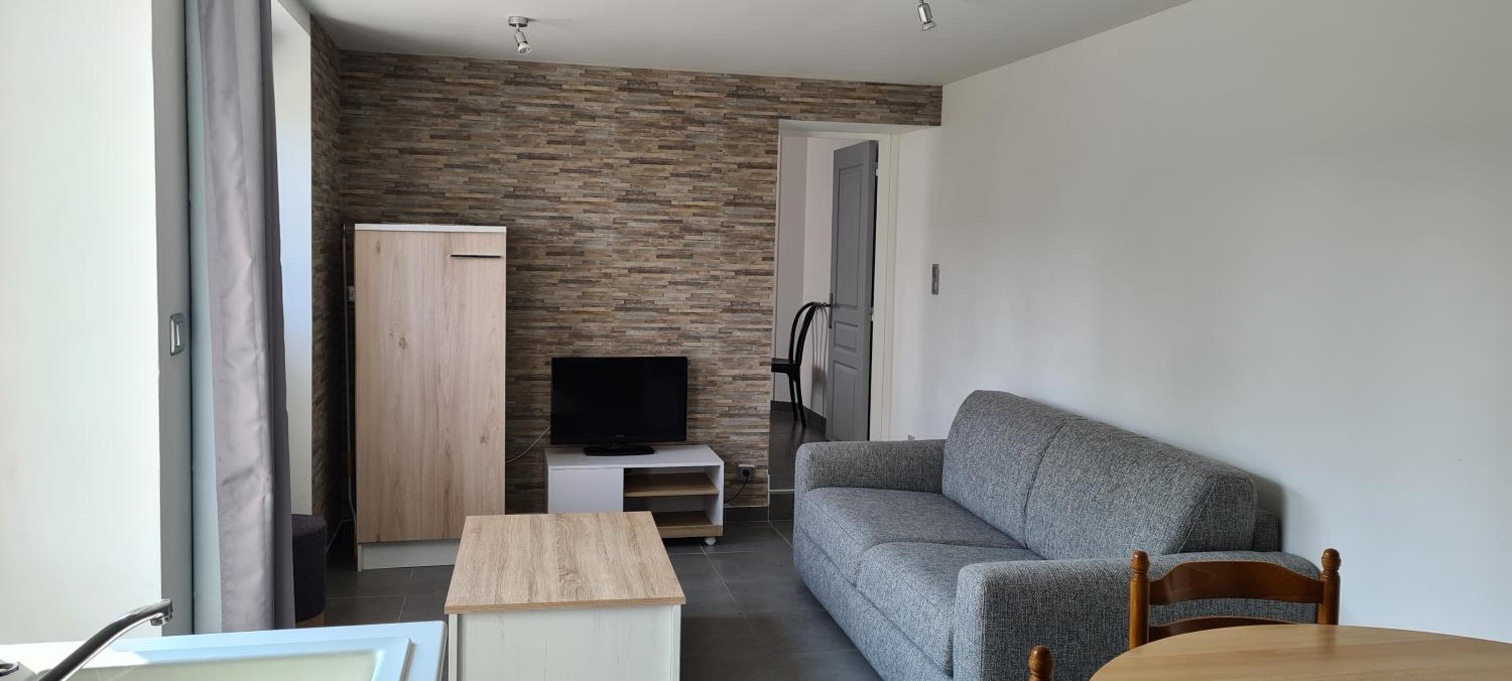 One-Bedroom House - Photo 4