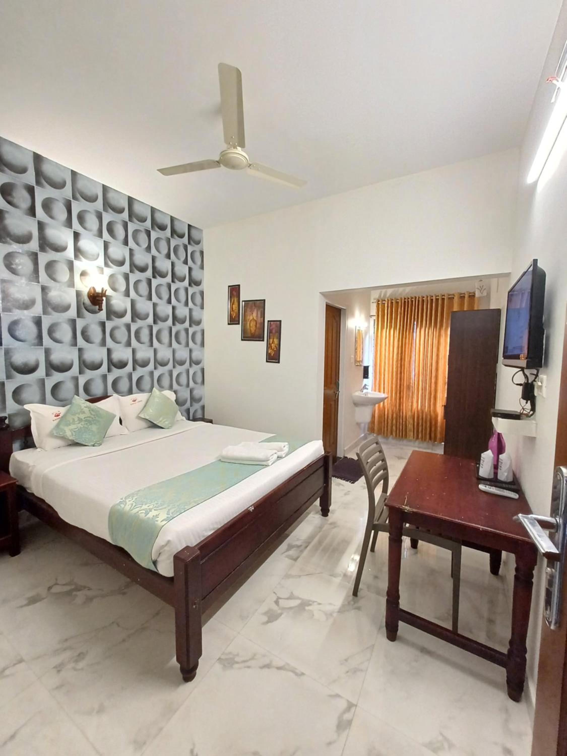 Deluxe Room - Photo 3