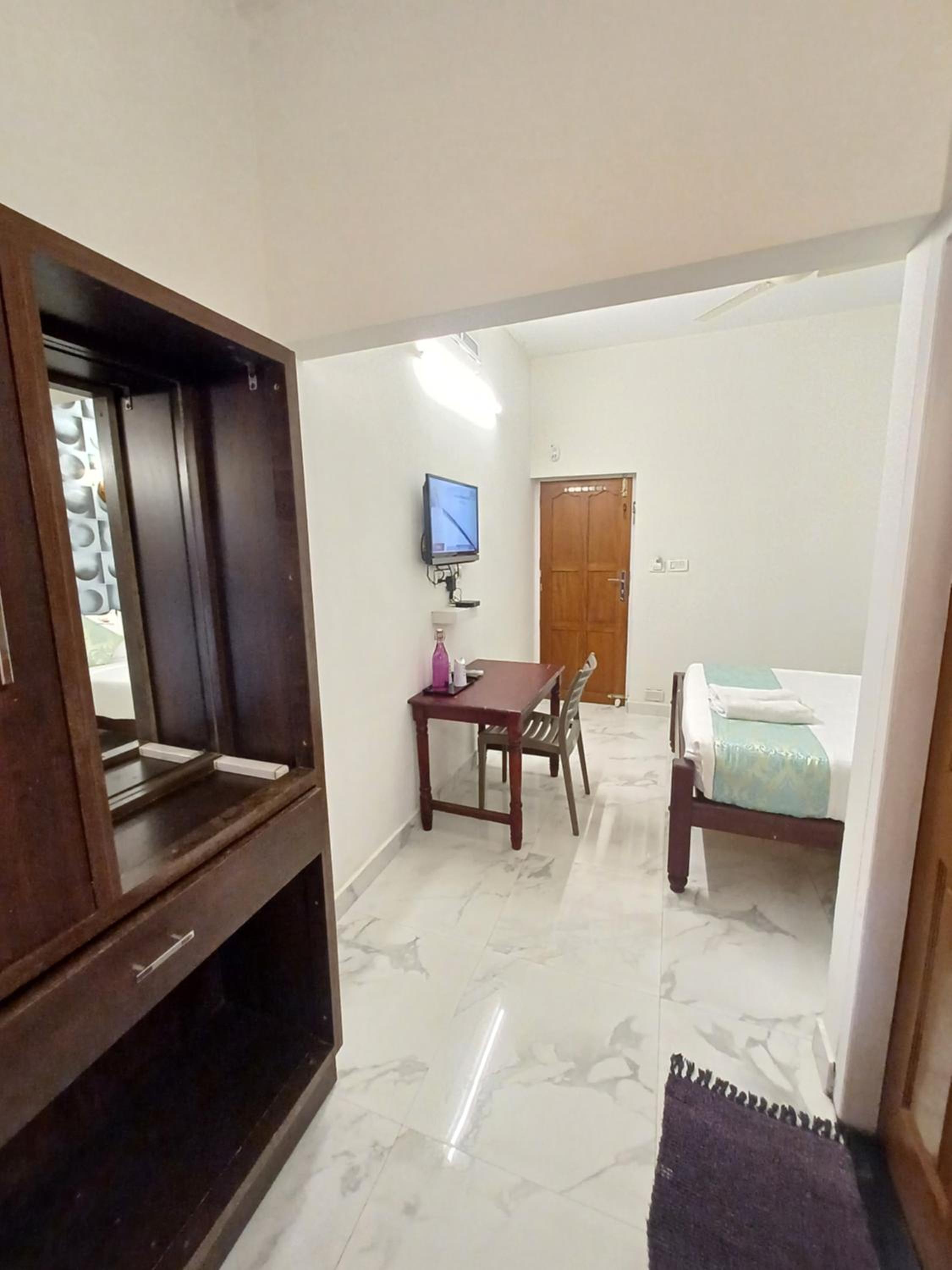 Deluxe Room - Photo 2