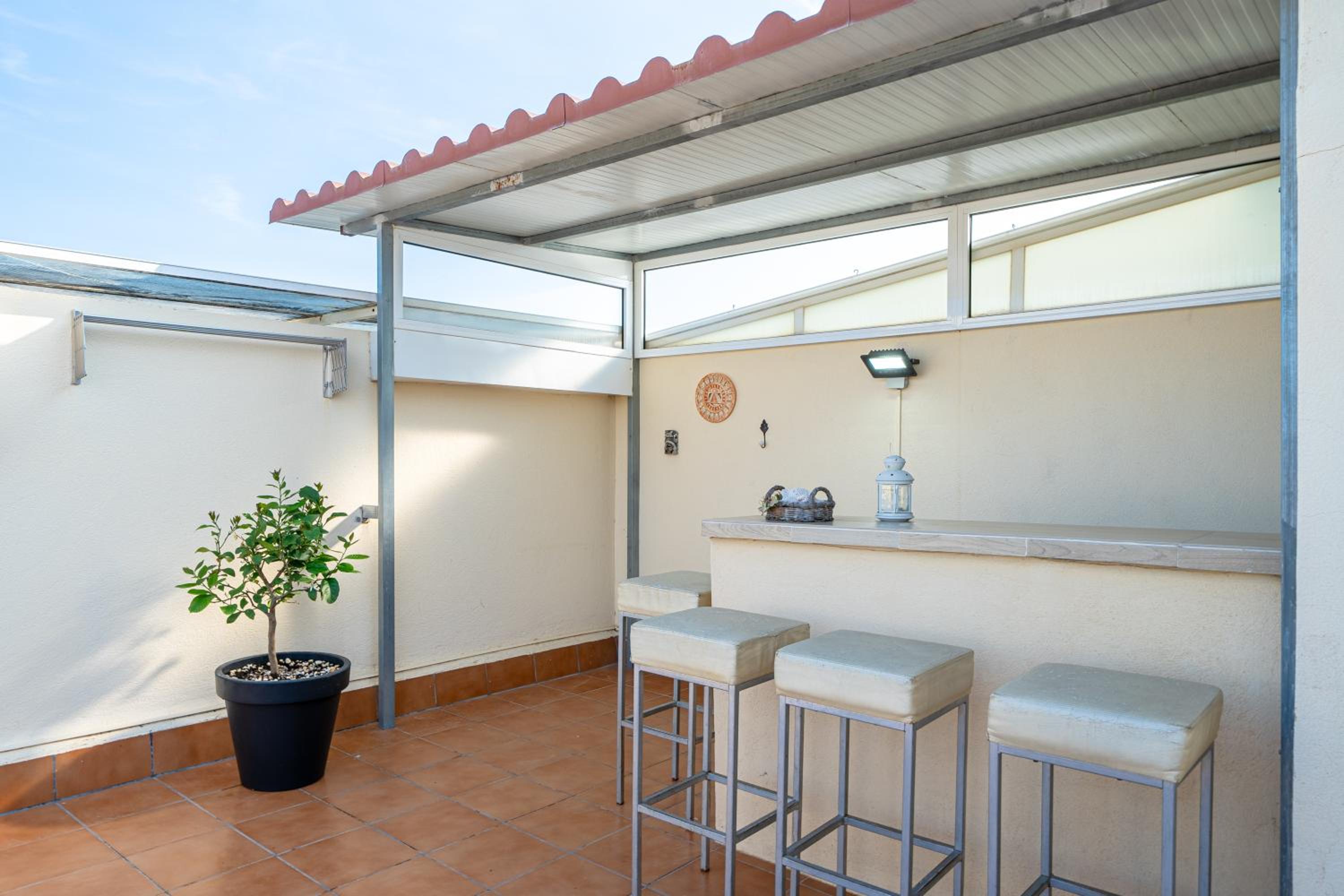 Two-Bedroom Deluxe Apartment with Ocean View photo 3
