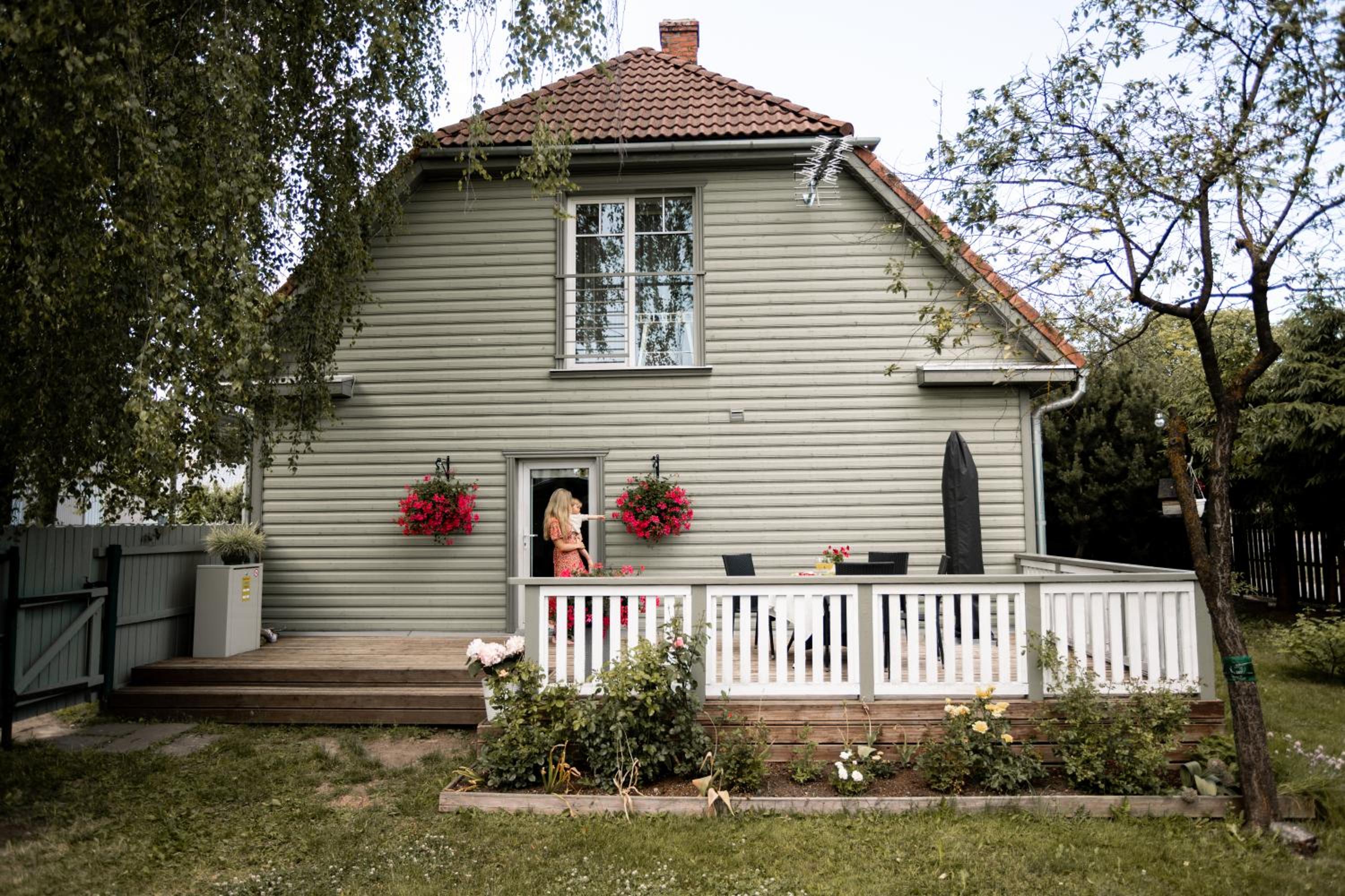 Three-Bedroom House - Photo 32