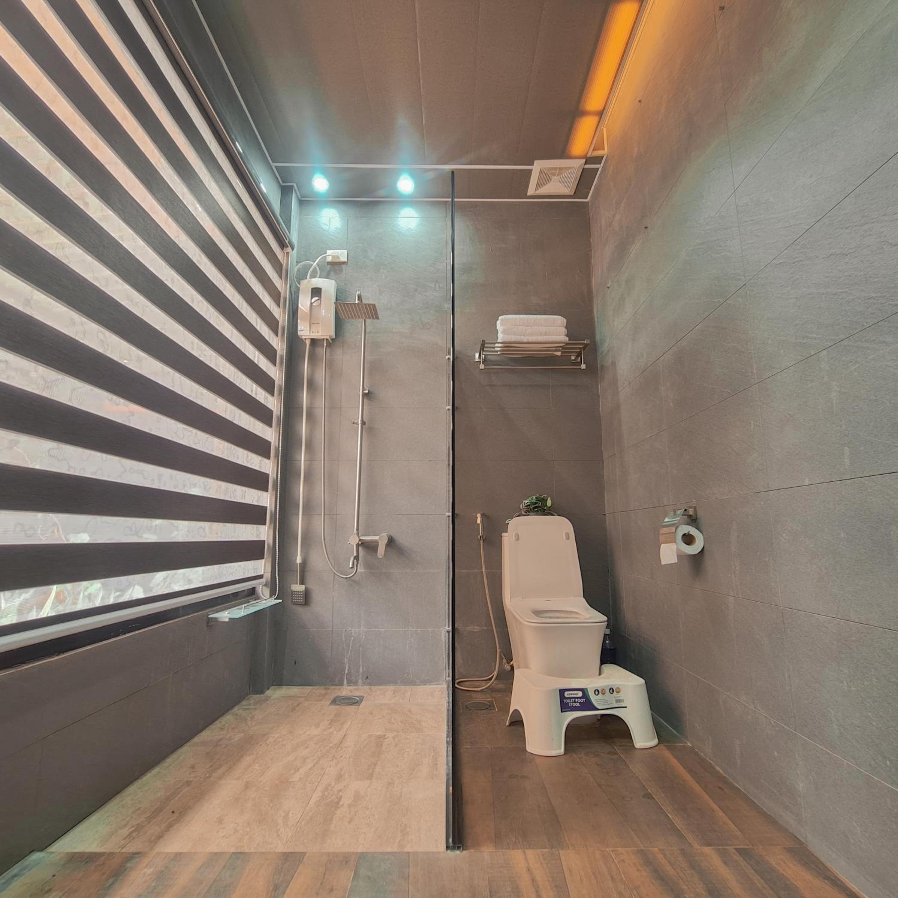 Quadruple Room - Disability Access - Photo 2