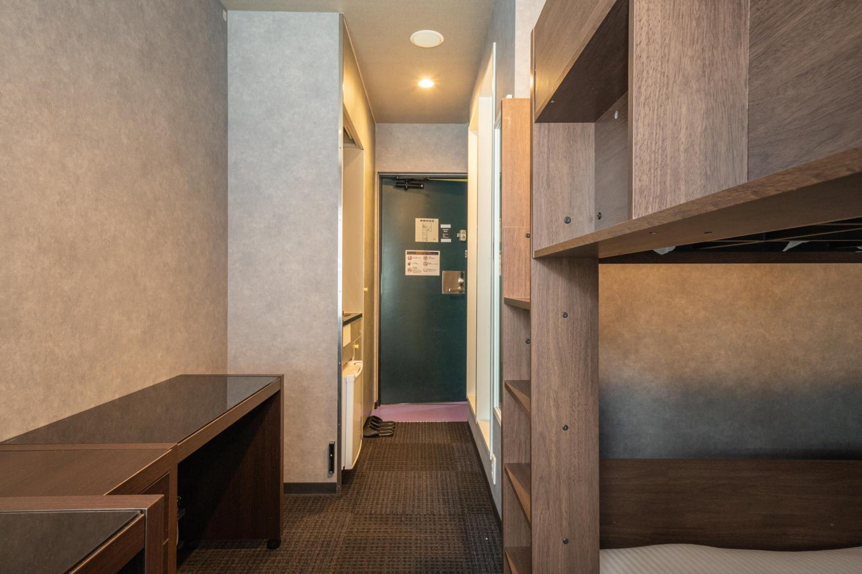 Executive Suite - Photo 16