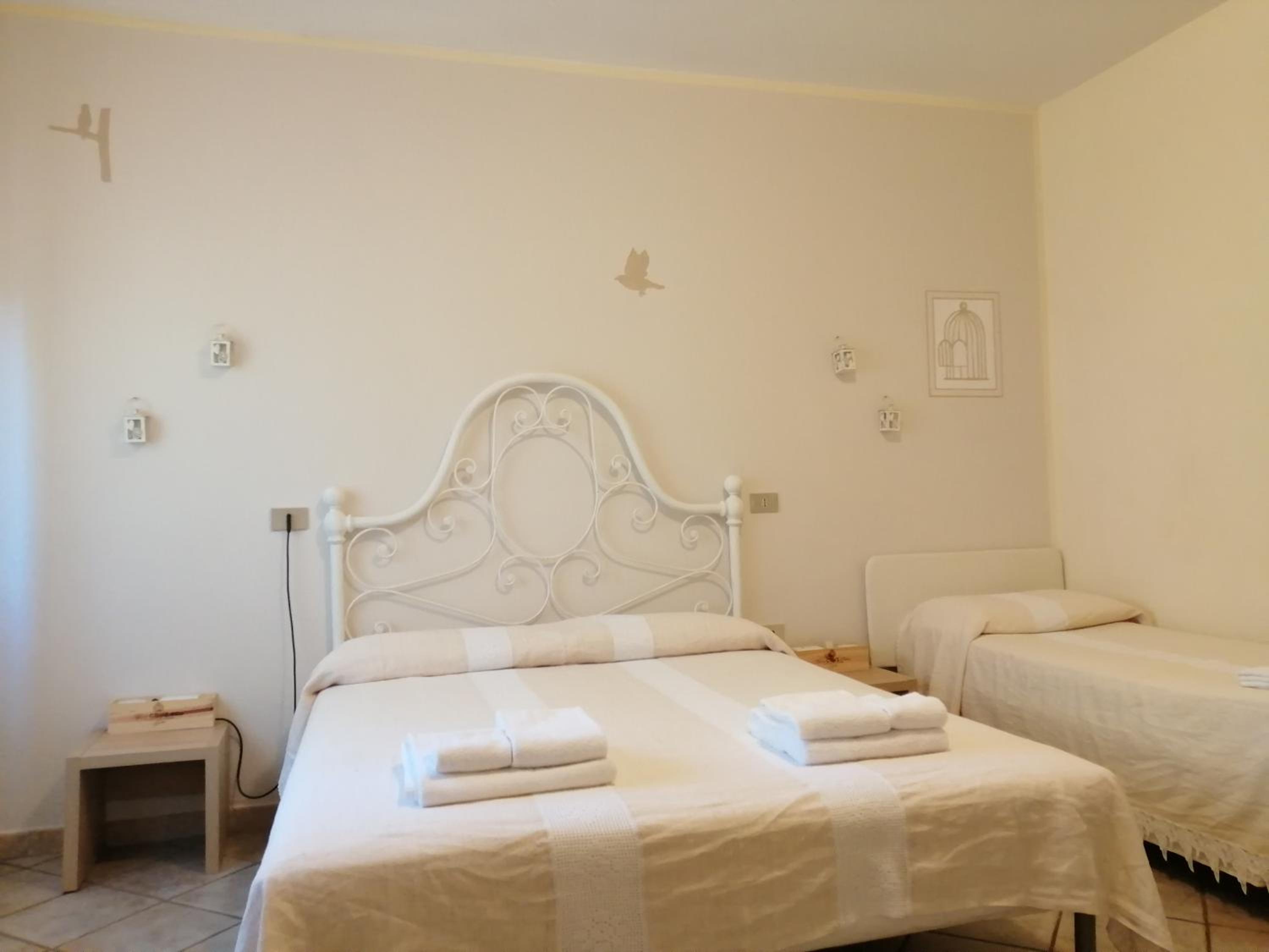 Triple Room with Private Bathroom - Photo 1