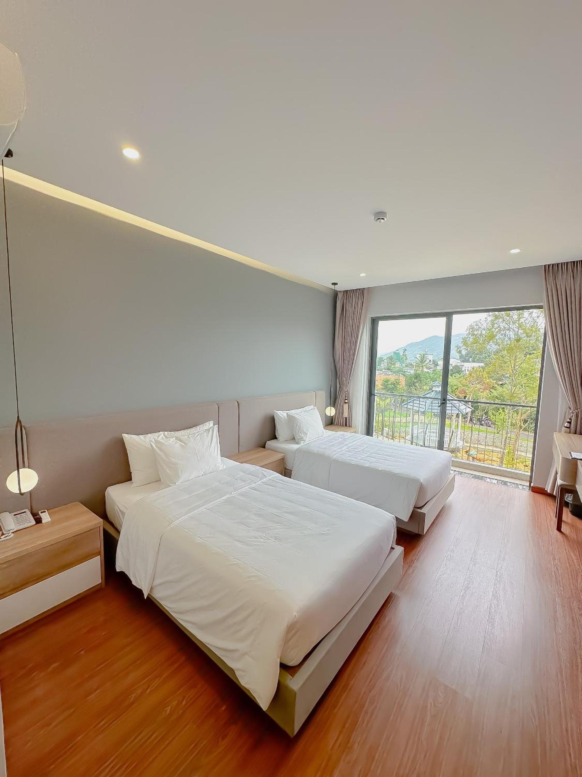 Twin Room with Garden View - Photo 7
