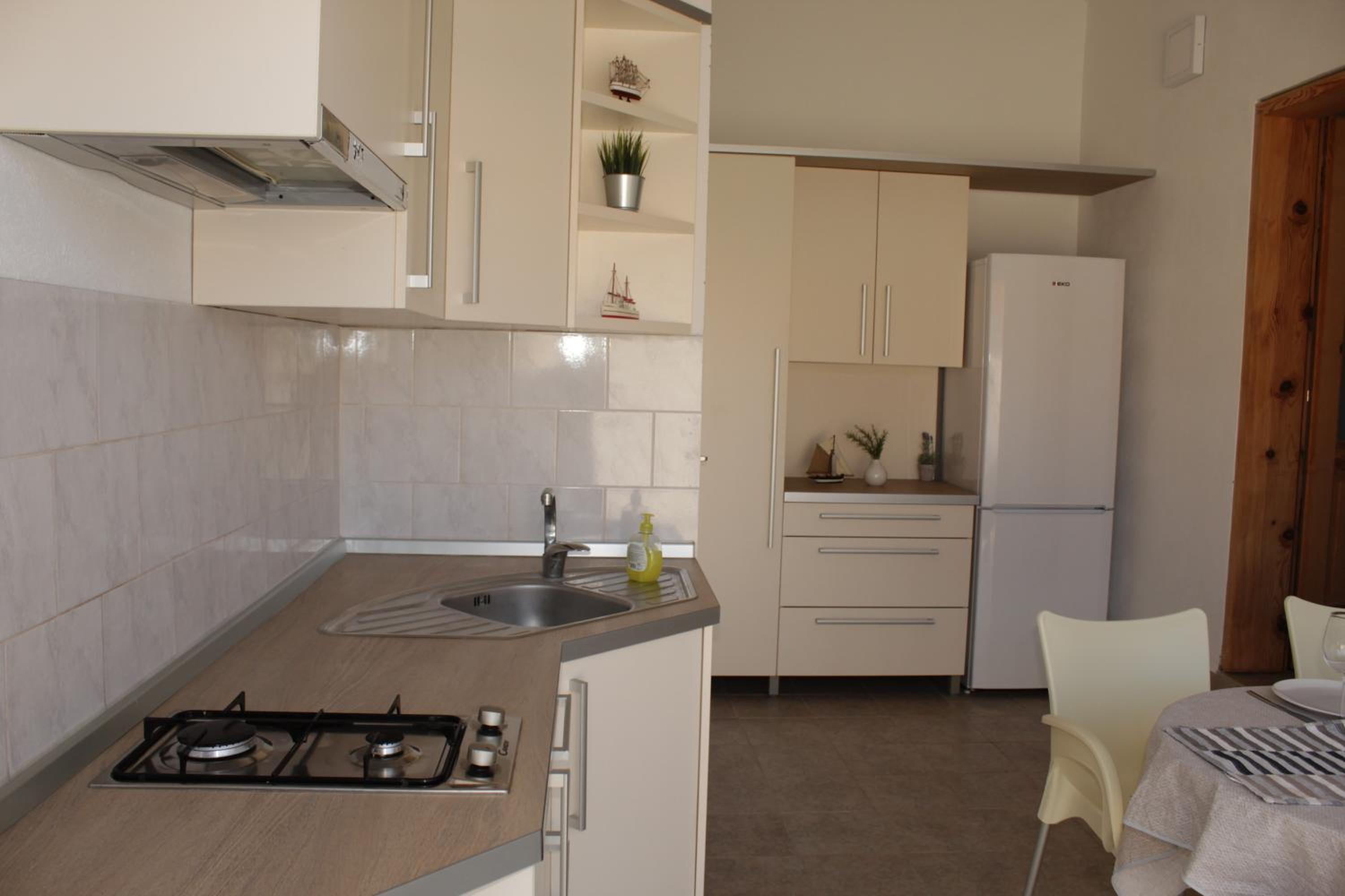 Apartment photo 2