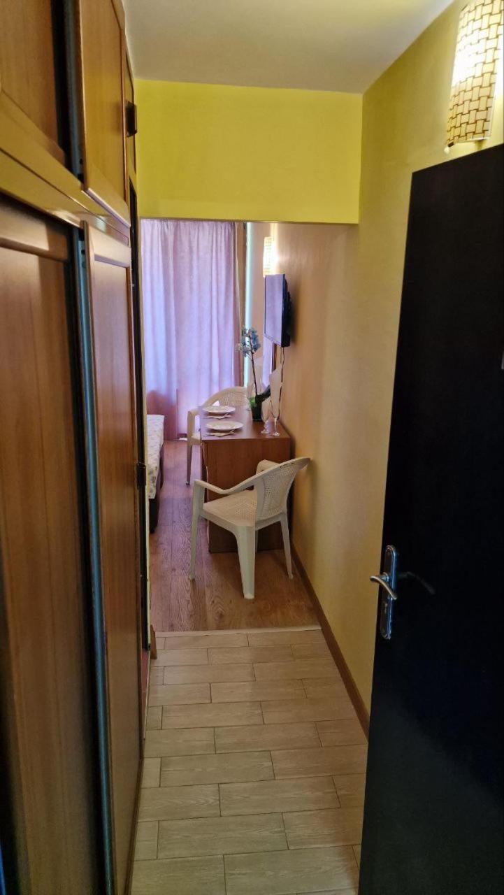 Triple Room with Balcony - Photo 5