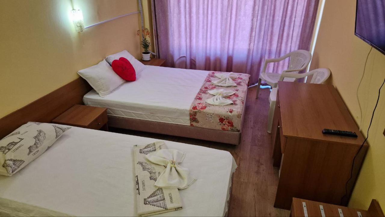Twin Room with Balcony - Photo 1