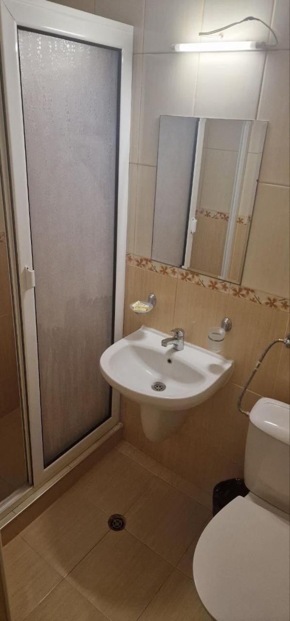 Quadruple Room with Balcony - Photo 6