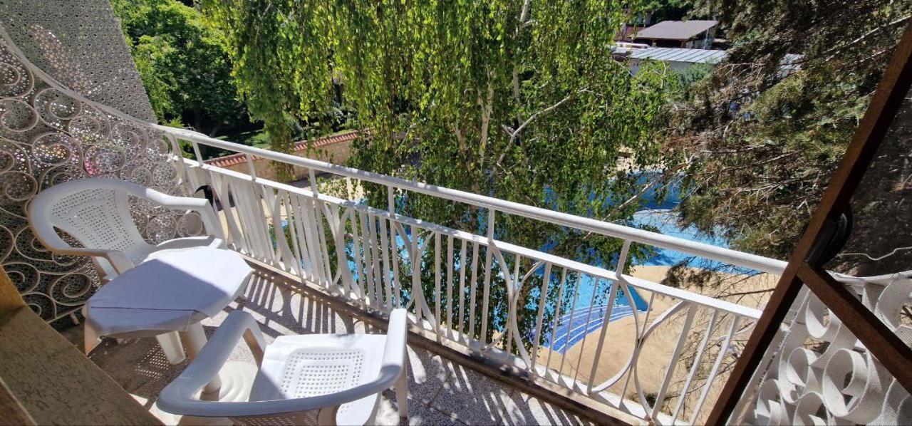 Twin Room with Balcony - Photo 7