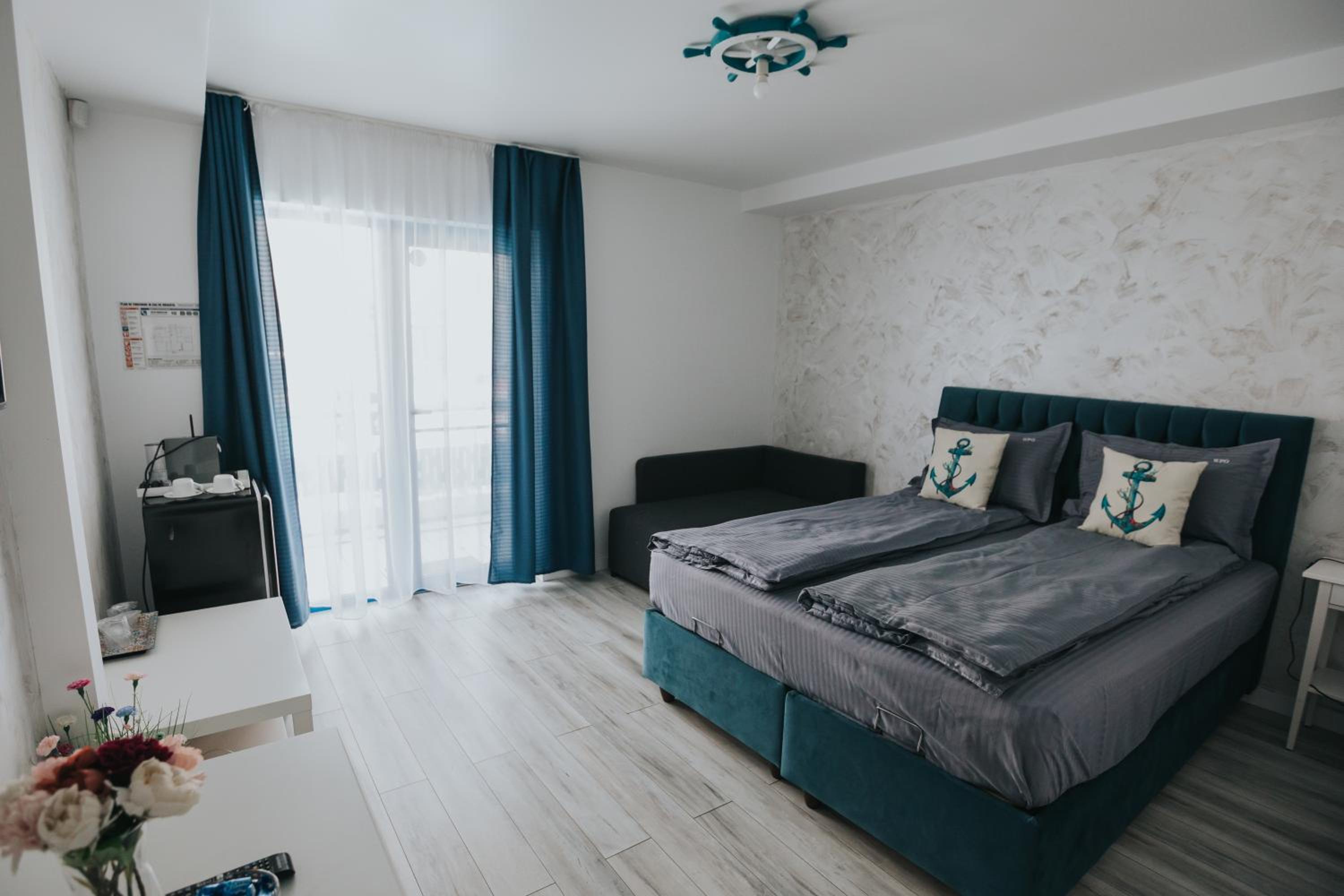 Deluxe Double Room with Balcony photo 2