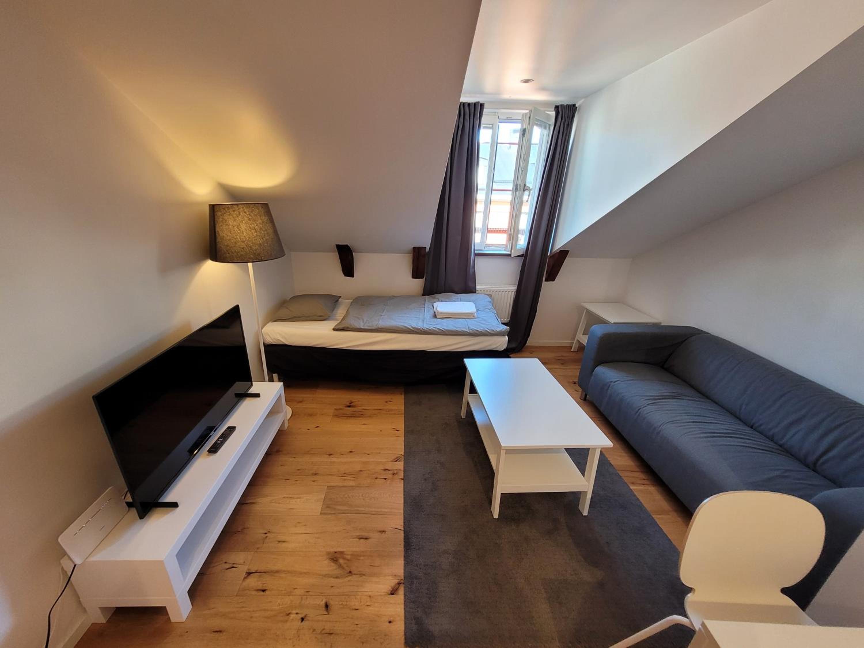 One-Bedroom Apartment