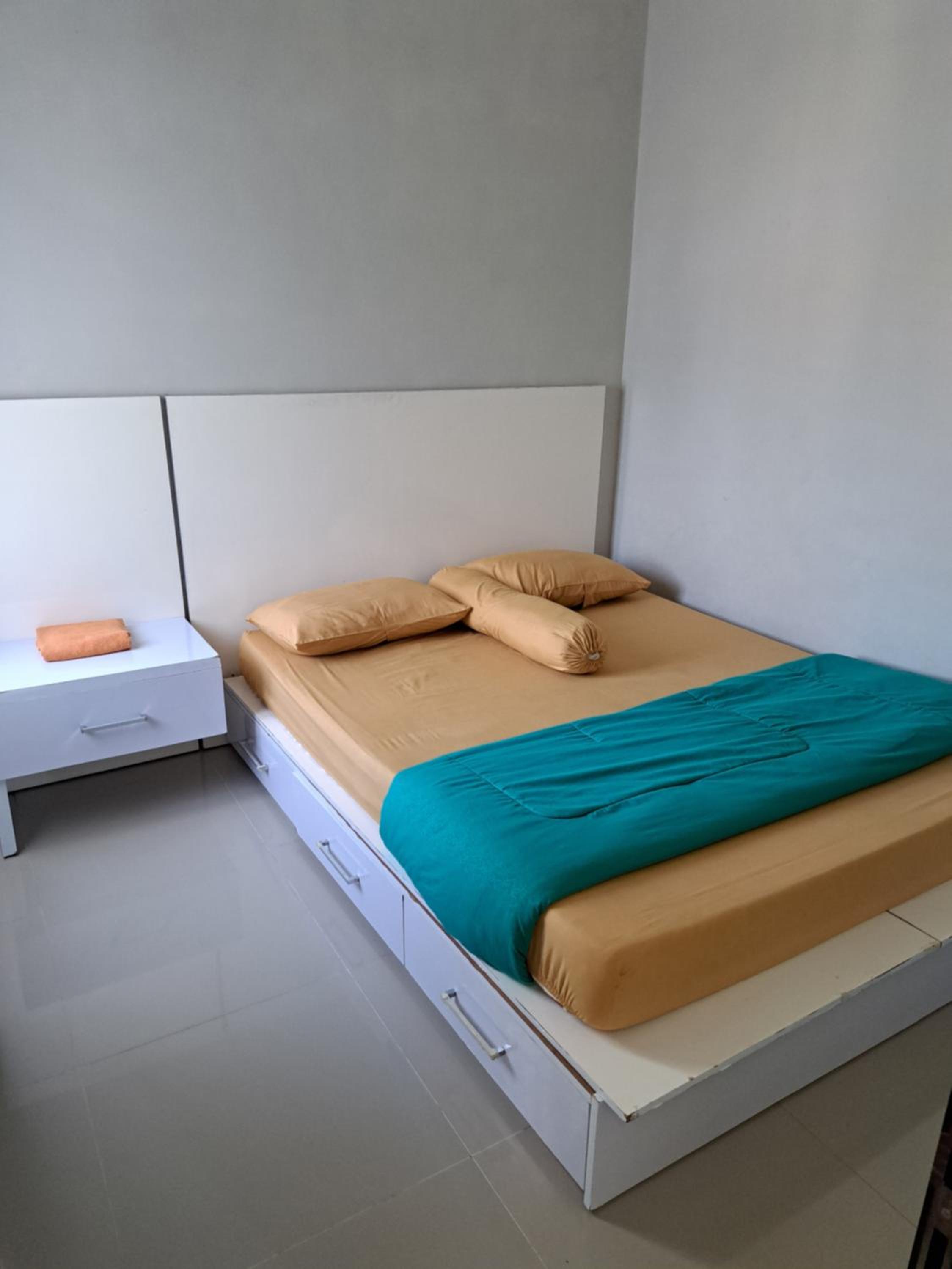 Two-Bedroom Apartment - Photo 23