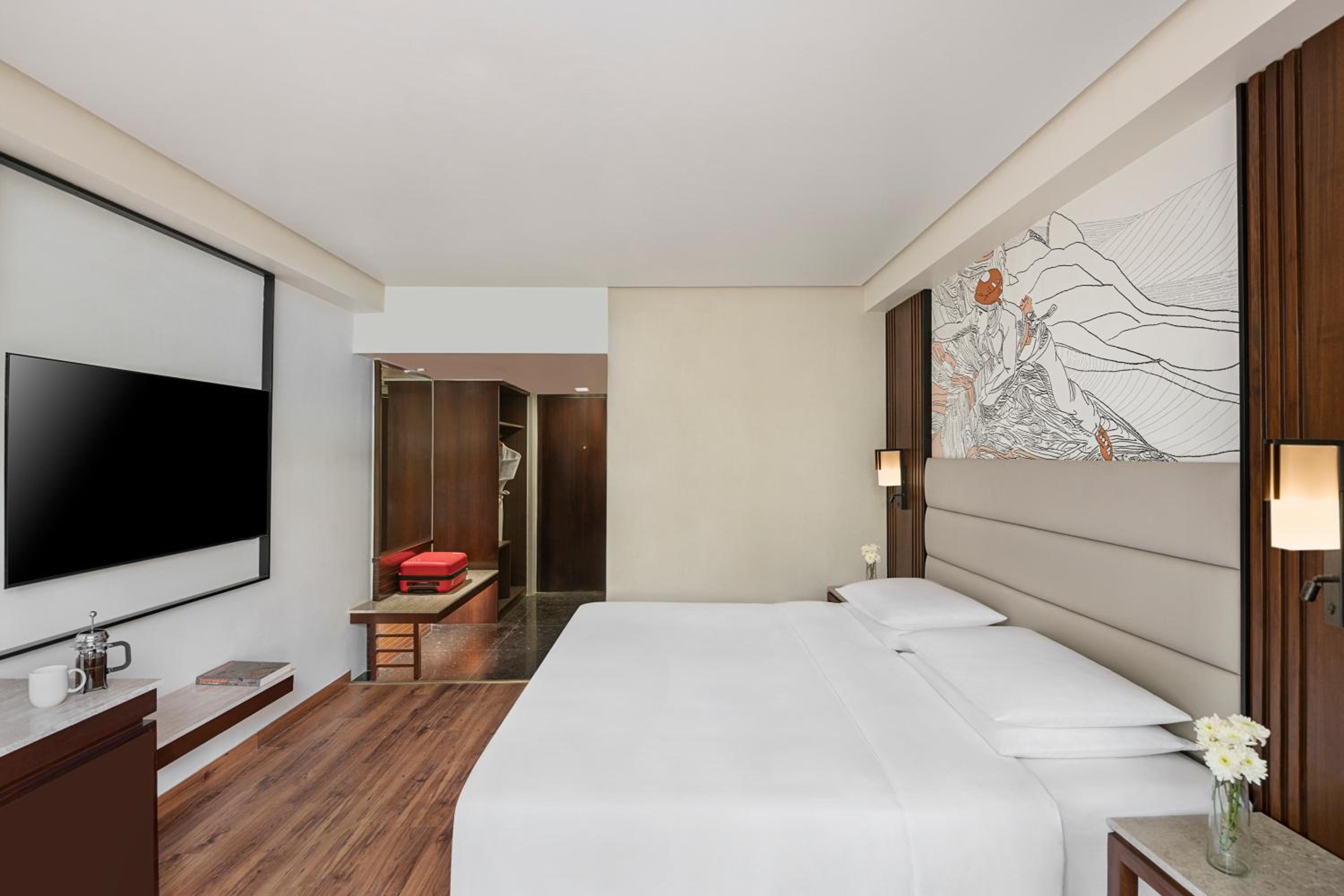 Standard King Room photo 3