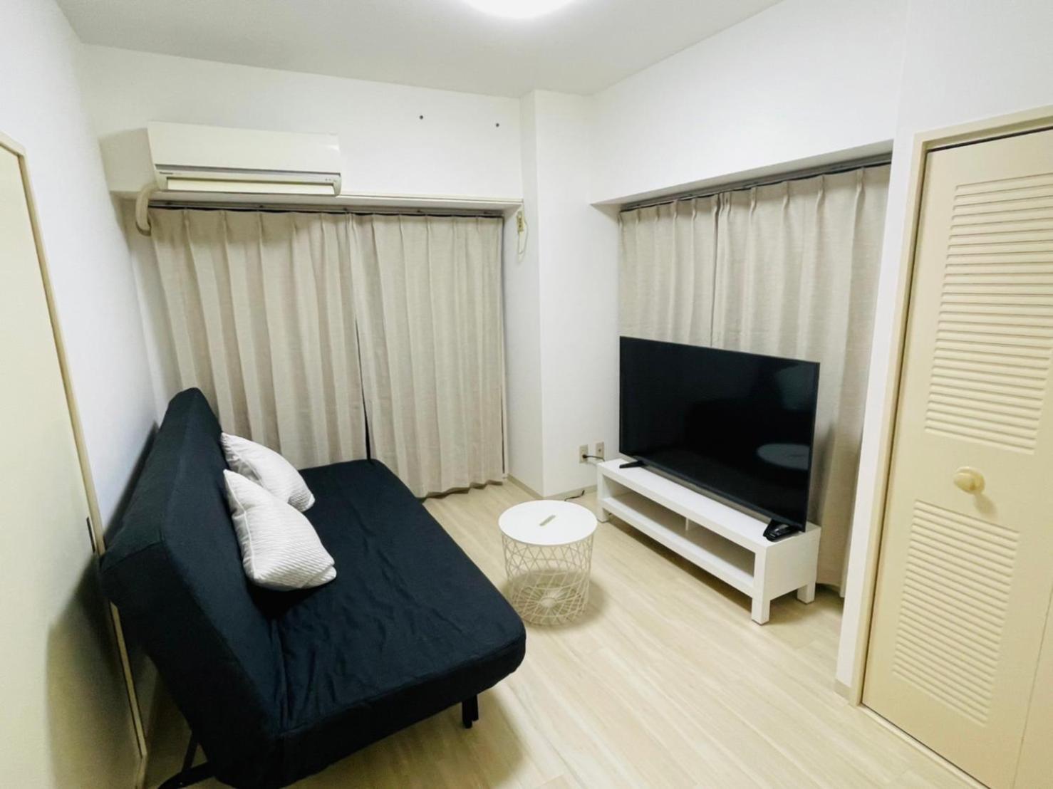 One-Bedroom Apartment photo 1