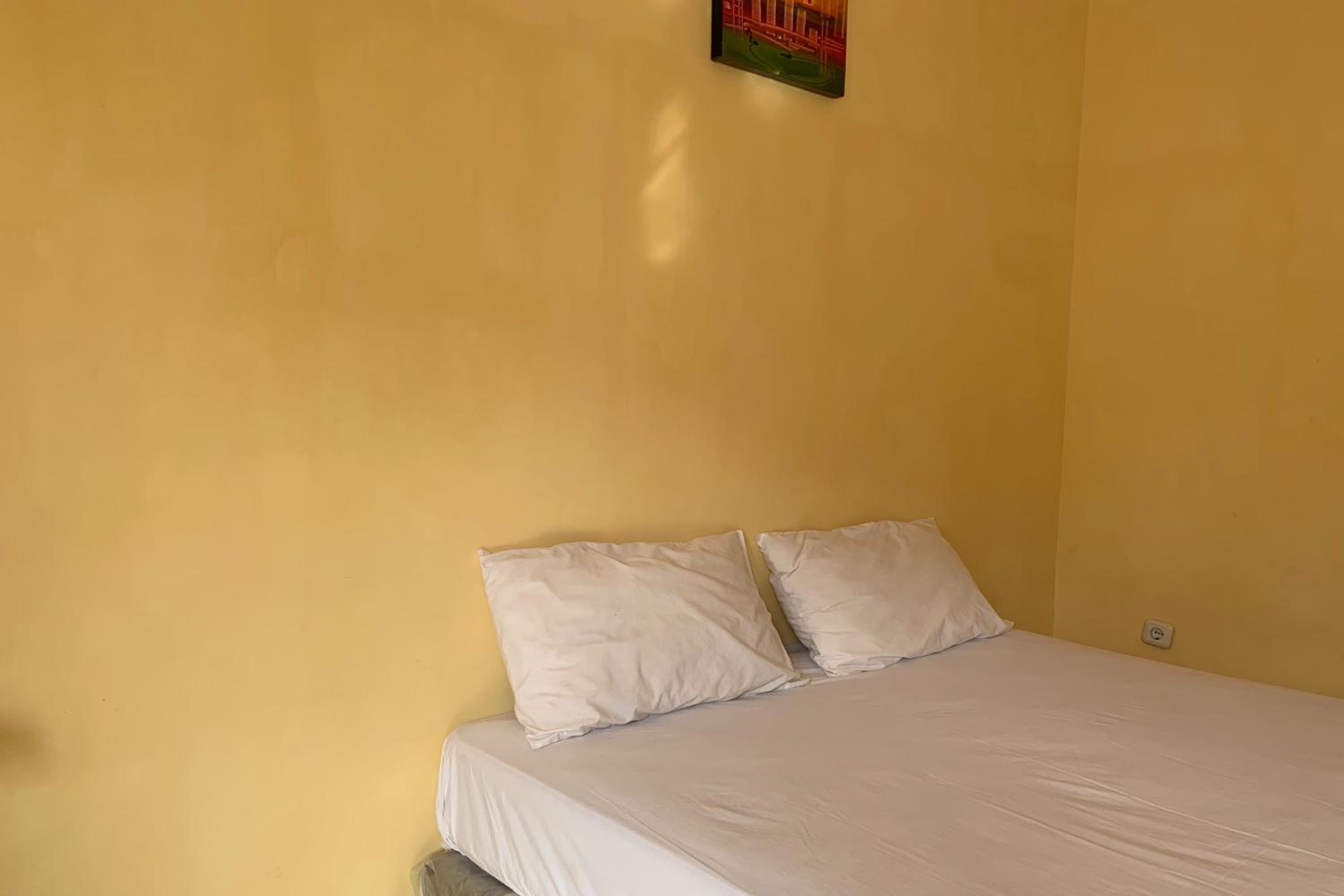 Standard Double Room - Photo 8