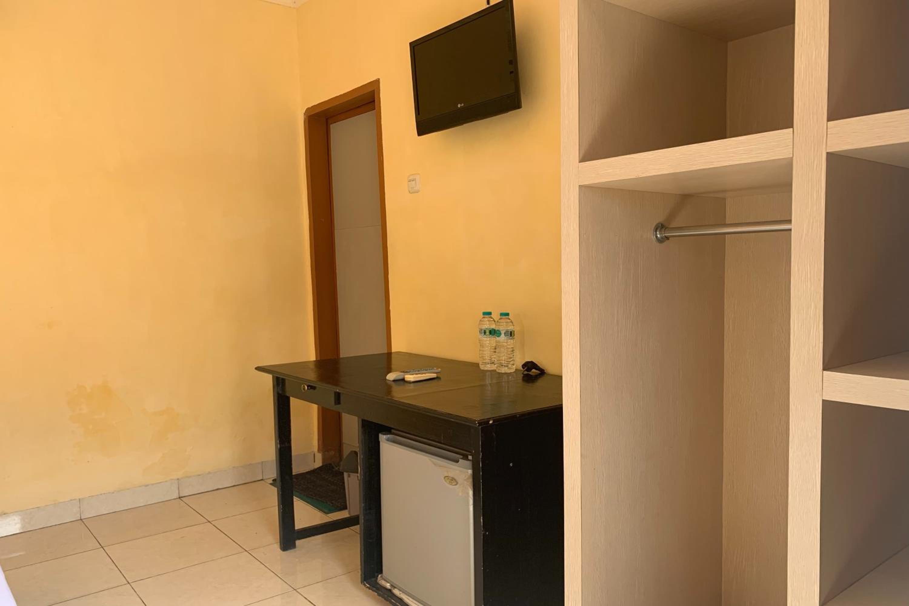 Standard Double Room - Photo 7