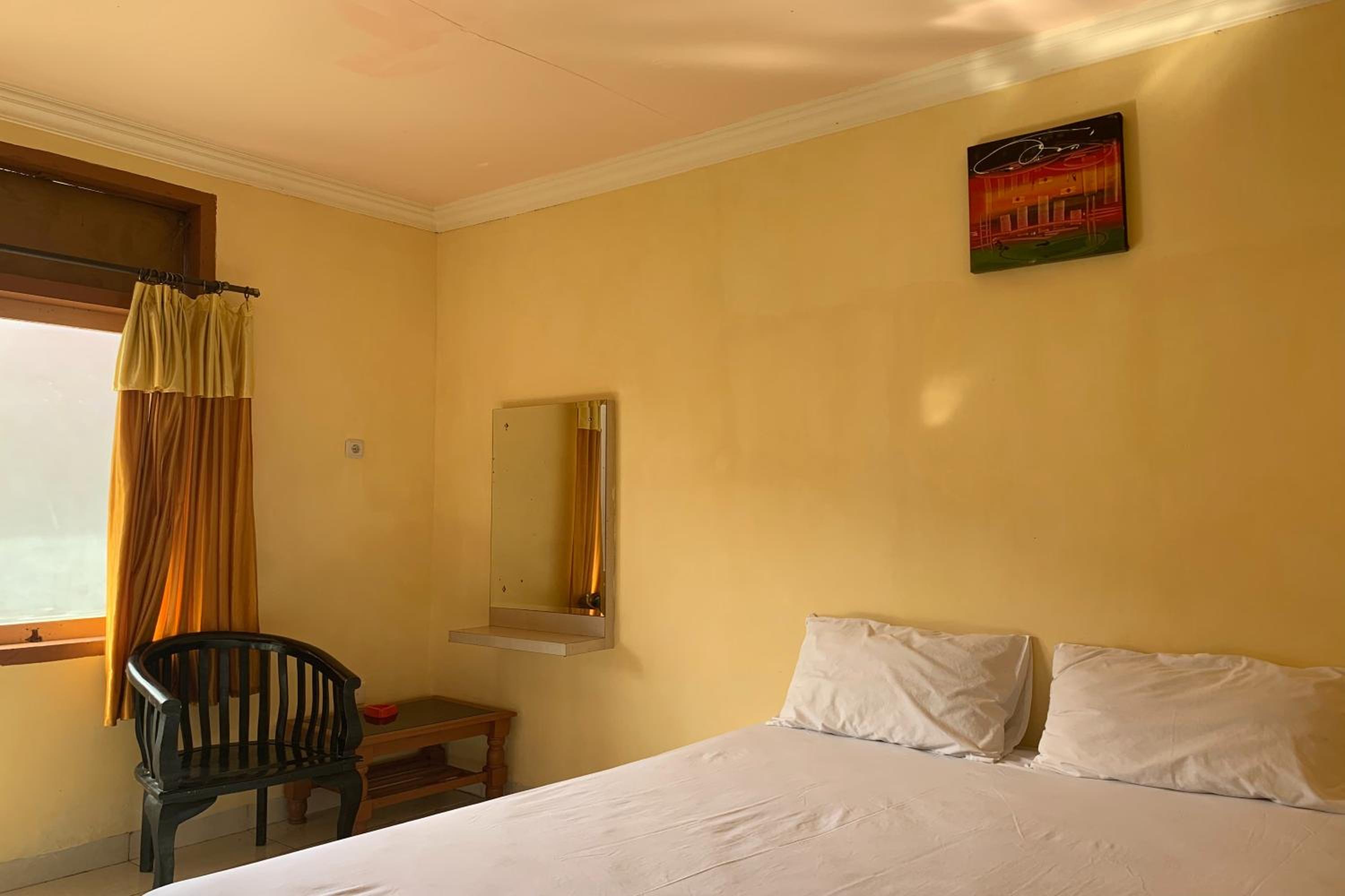Standard Double Room - Photo 9
