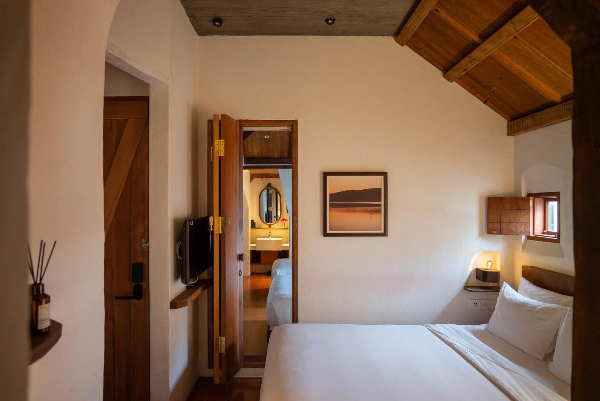 Standard Double Room - Photo 2
