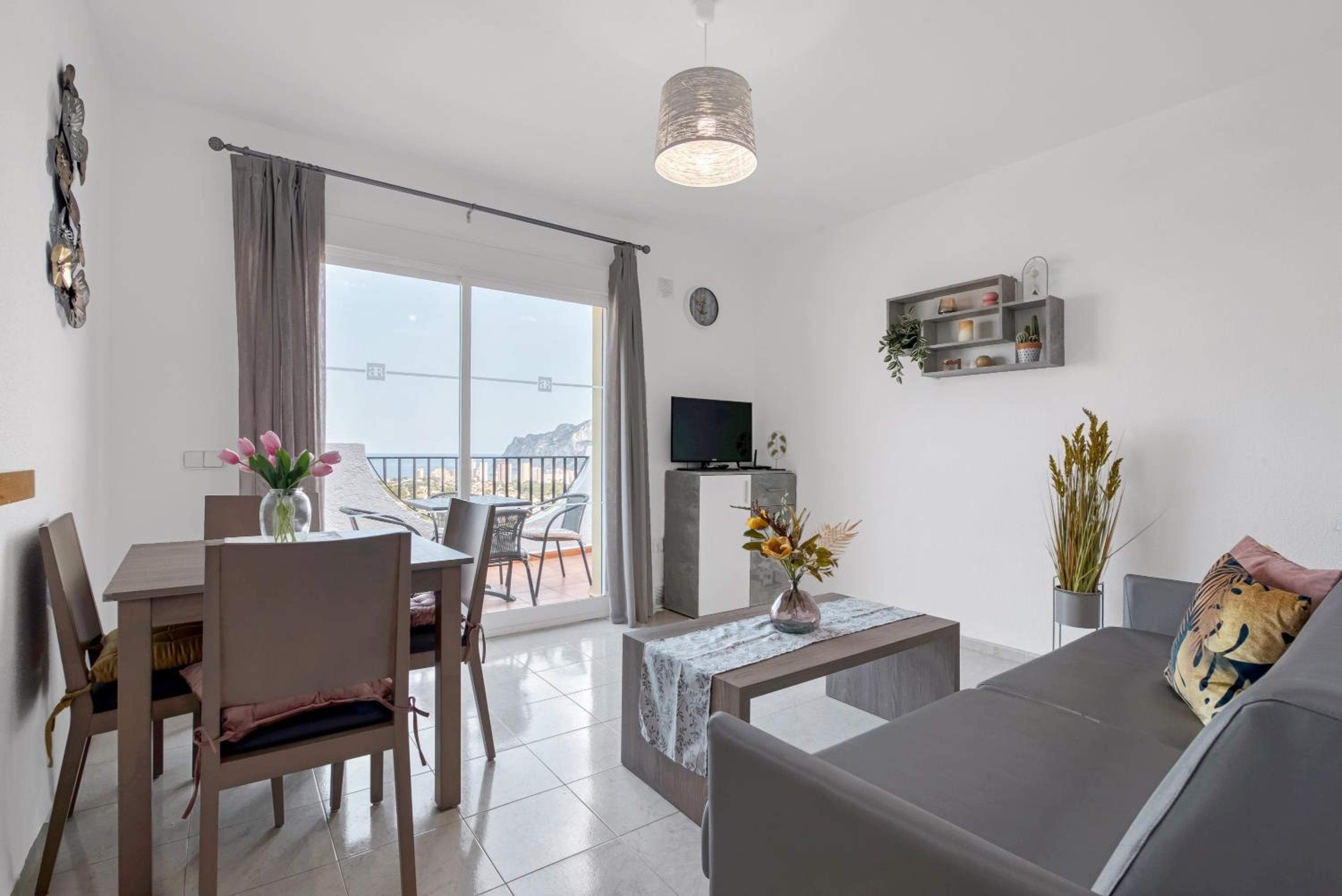 Apartamento de un dormitorio superior con balcón