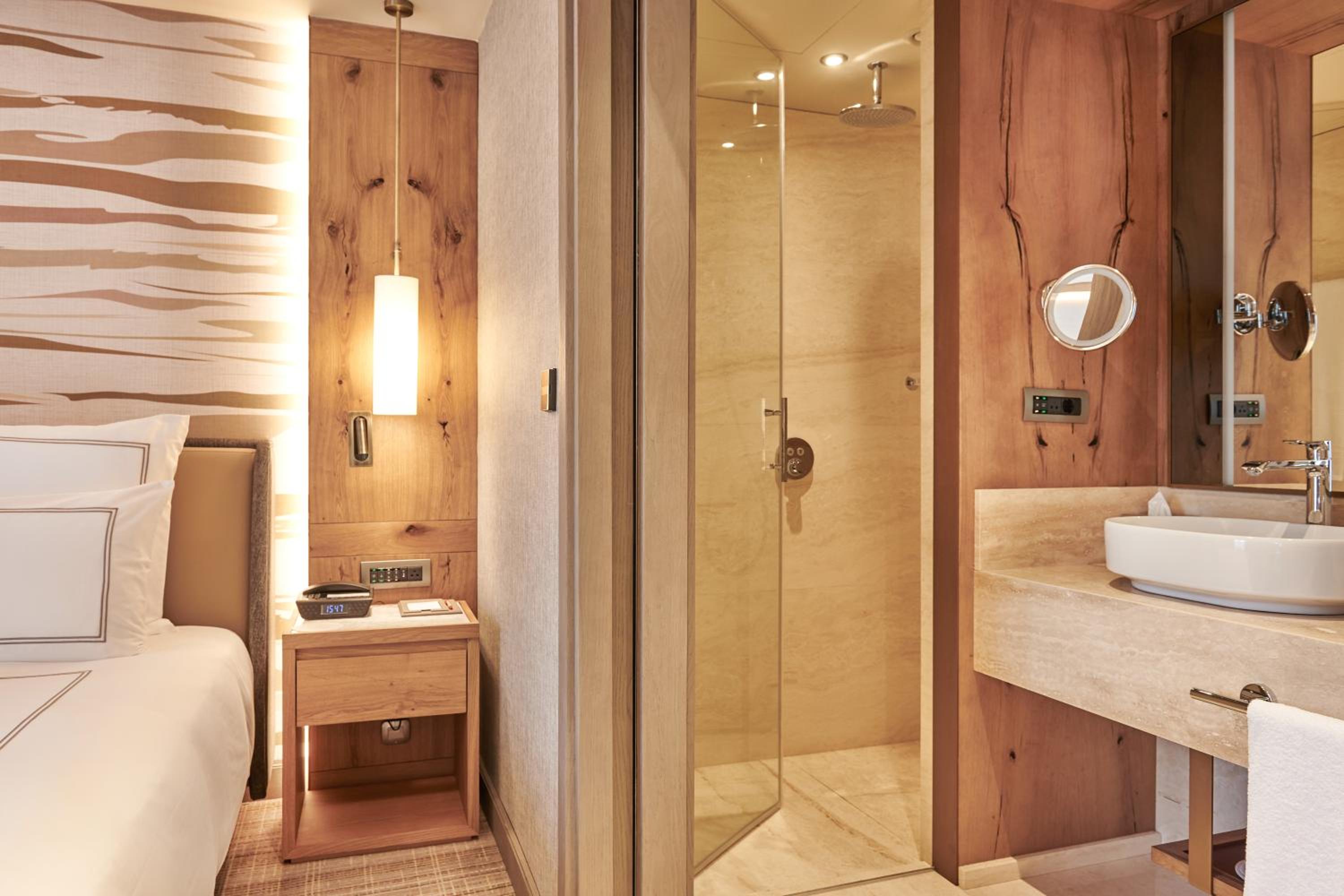  Swiss Deluxe King Room with Forest View - Photo 3