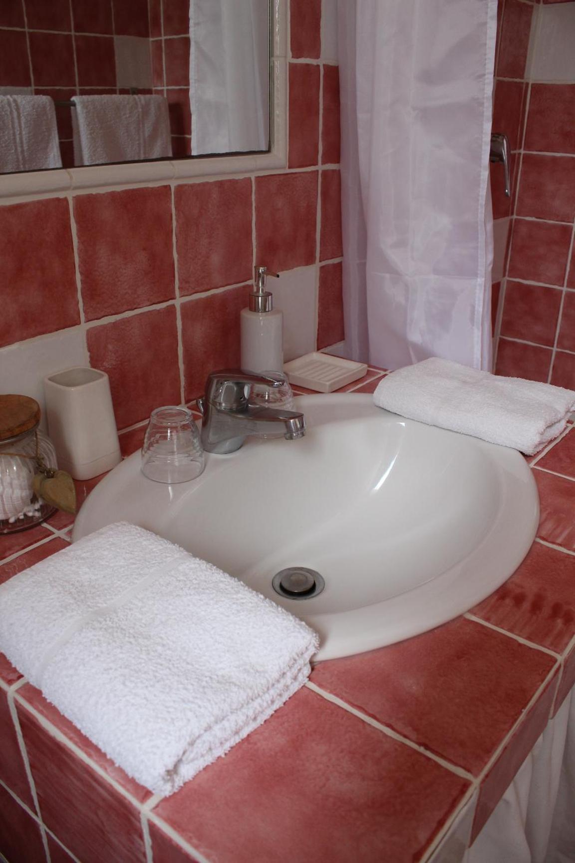 Standard Double Room - 4 photo 3