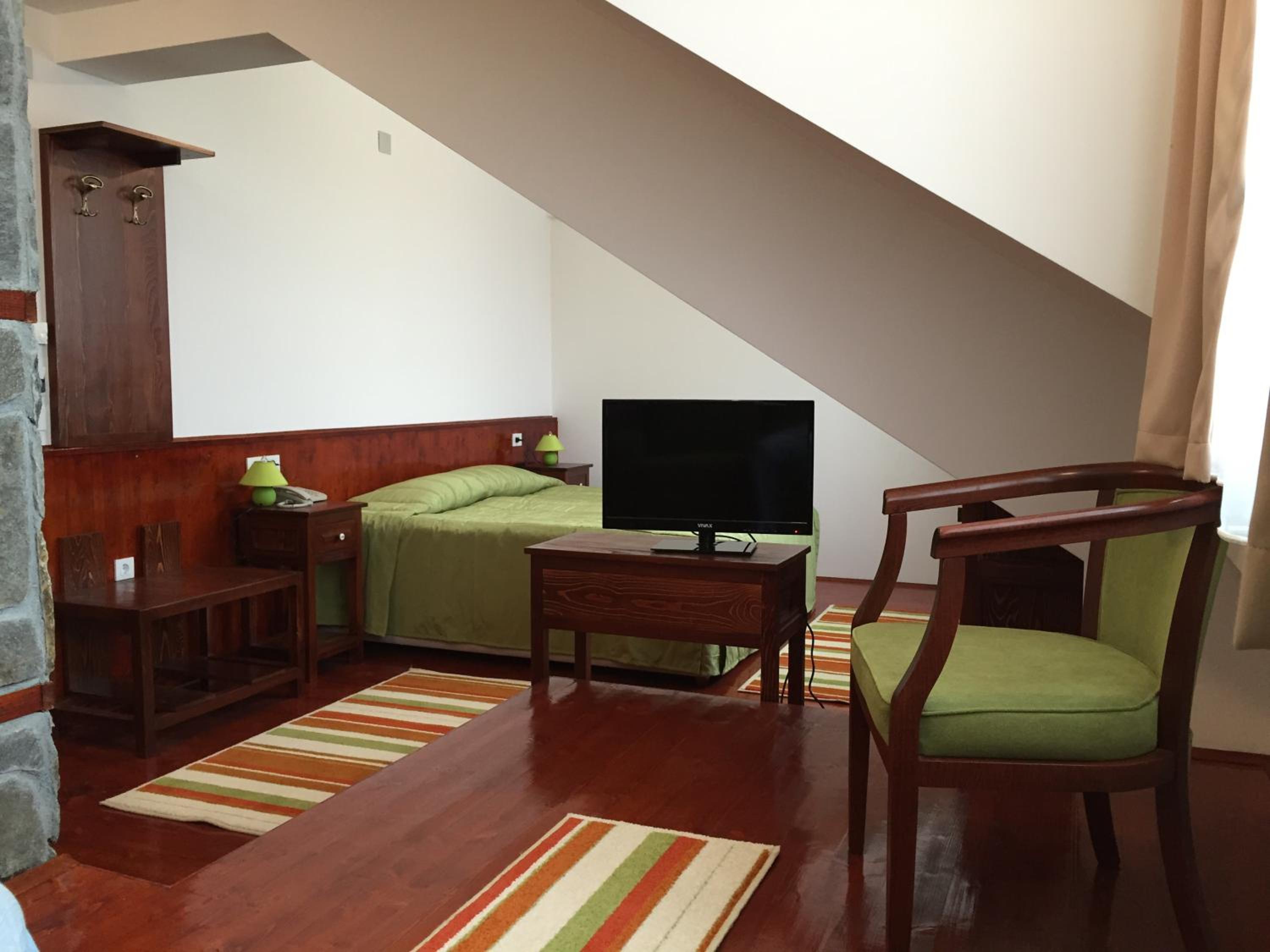 Double Room with Extra Bed - Photo 2