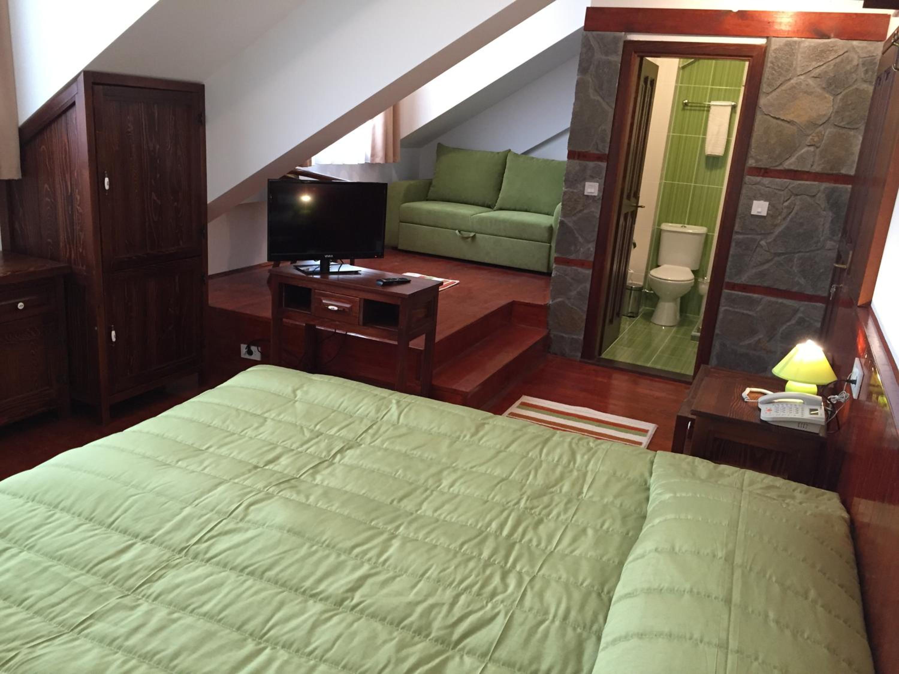 Double Room with Extra Bed - Photo 4