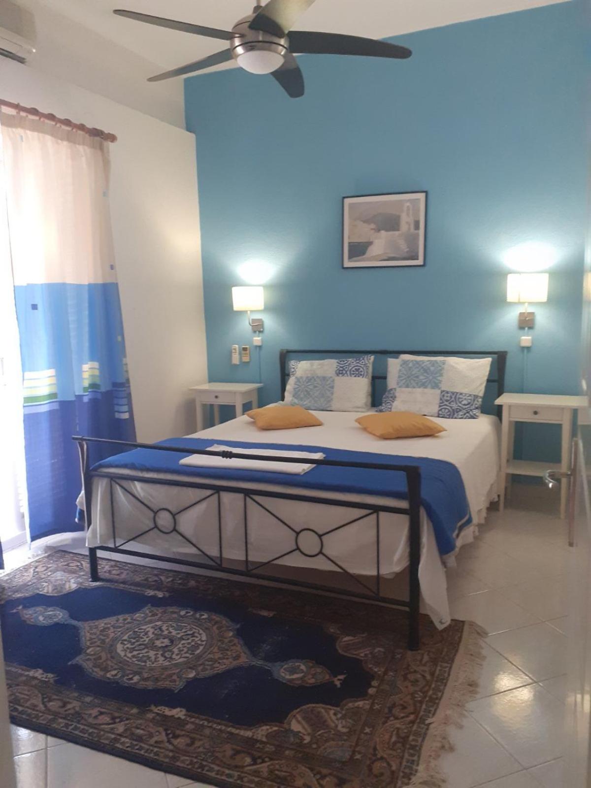 Two-Bedroom Apartment with Sea View (6 Adults)