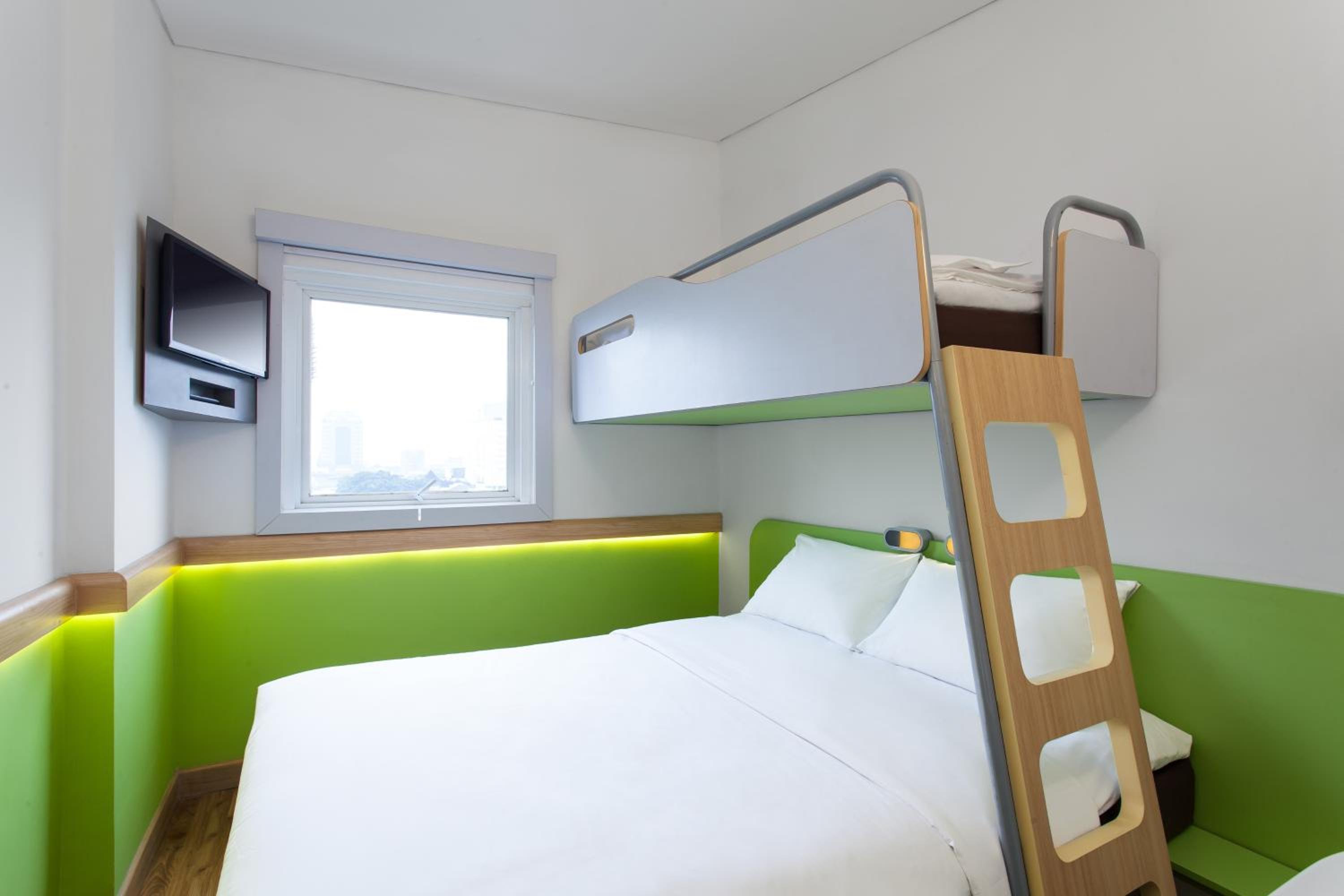 Standard Double Room with Bunk Bed photo 2